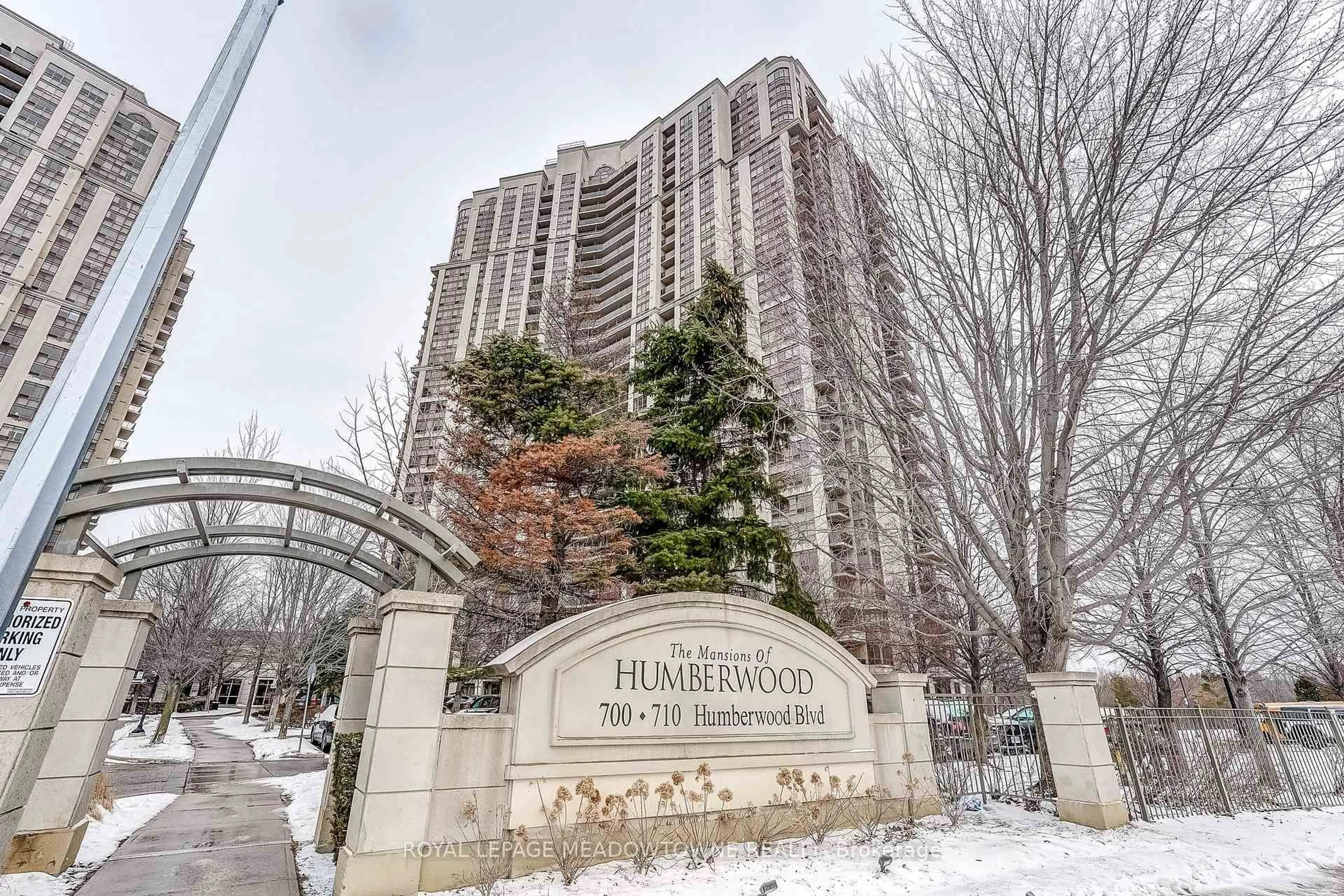 Indoor foyer for 700 Humberwood Blvd #431, Toronto Ontario M9W 7J4
