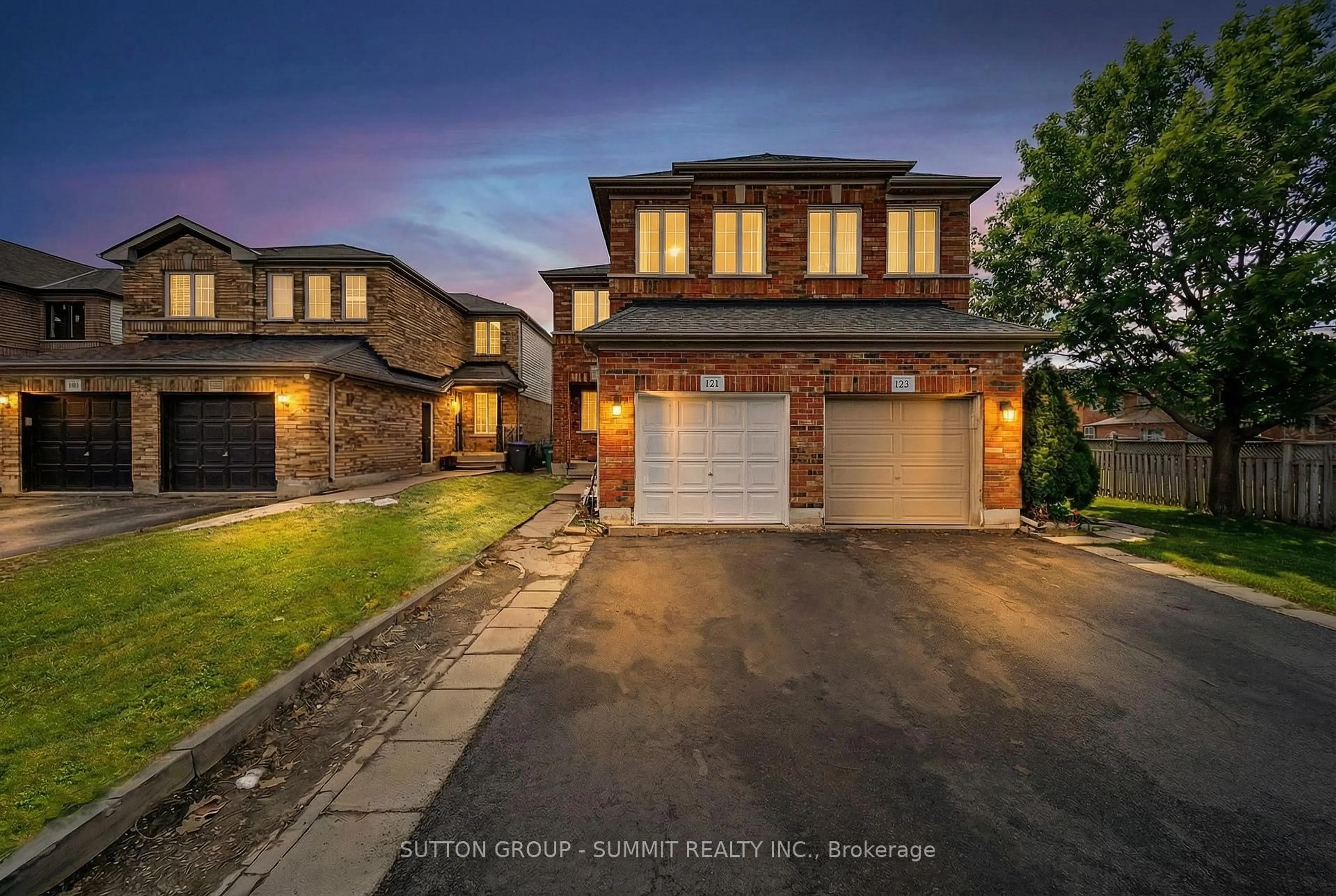 Home with brick exterior material, street for 121 Willow Park Dr, Brampton Ontario L6R 2N3