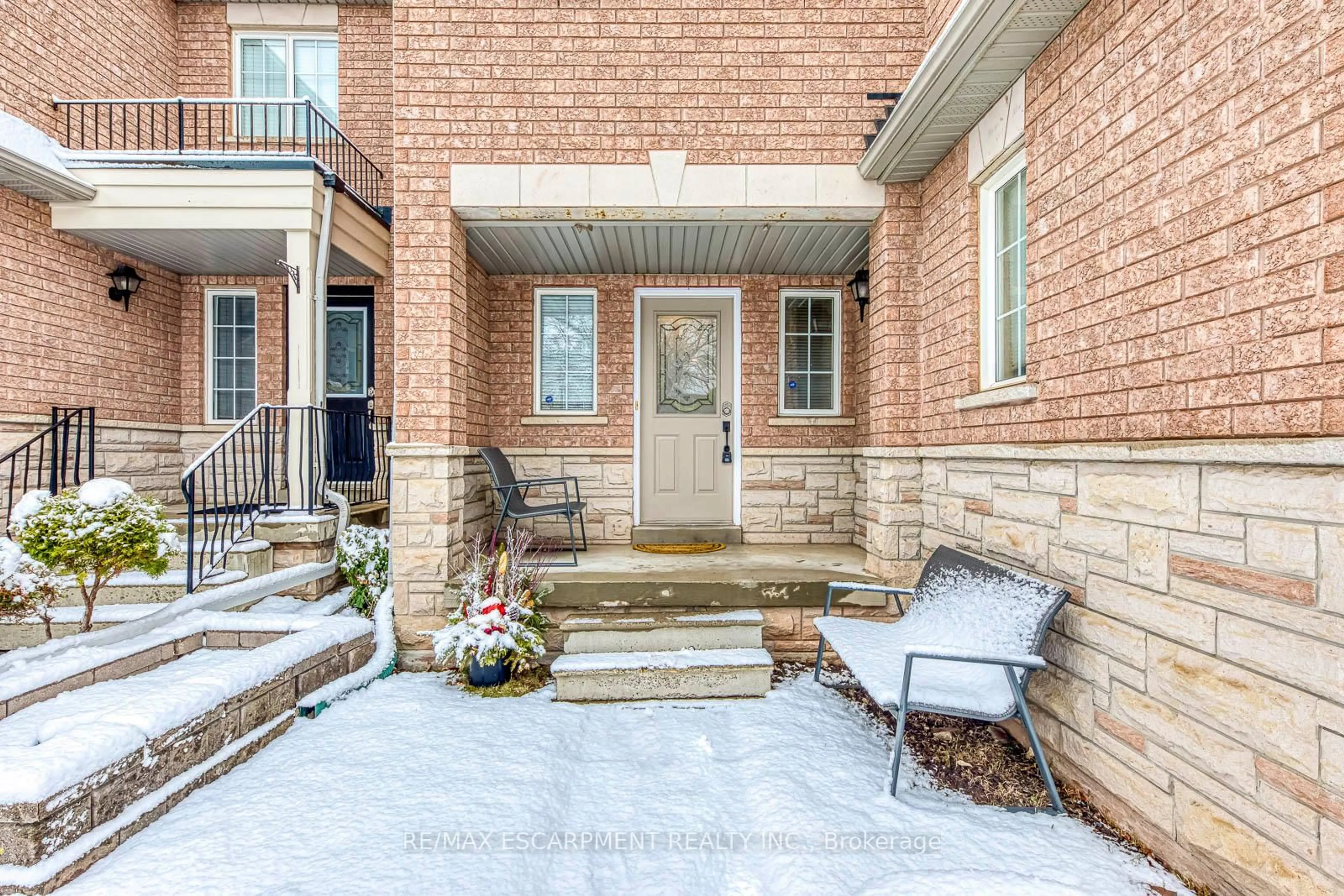 Home with brick exterior material, street for 2468 Newcastle Cres, Oakville Ontario L6M 4P3