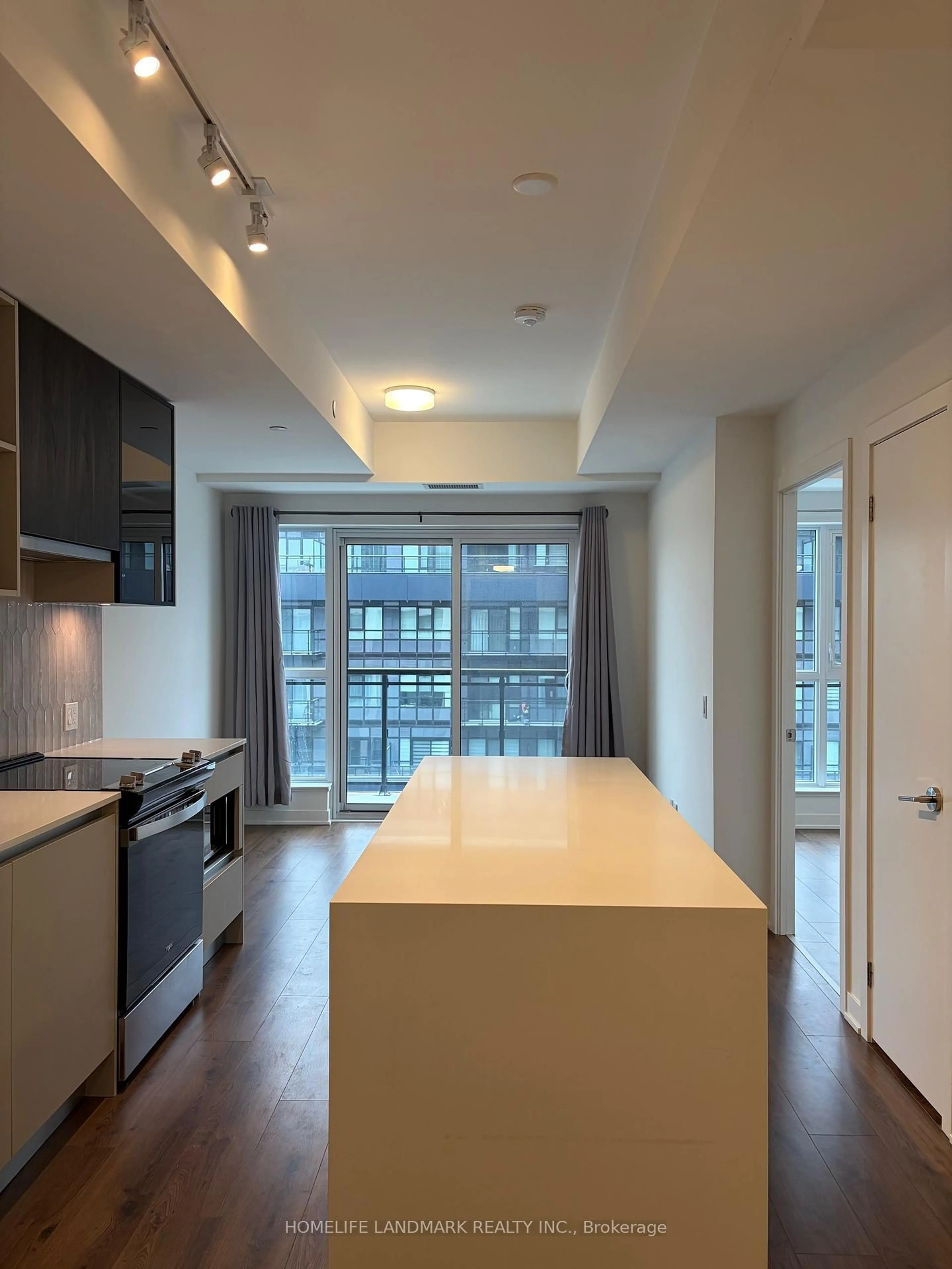 Open concept kitchen, unknown for 405 Dundas St #814, Oakville Ontario L6M 4P9