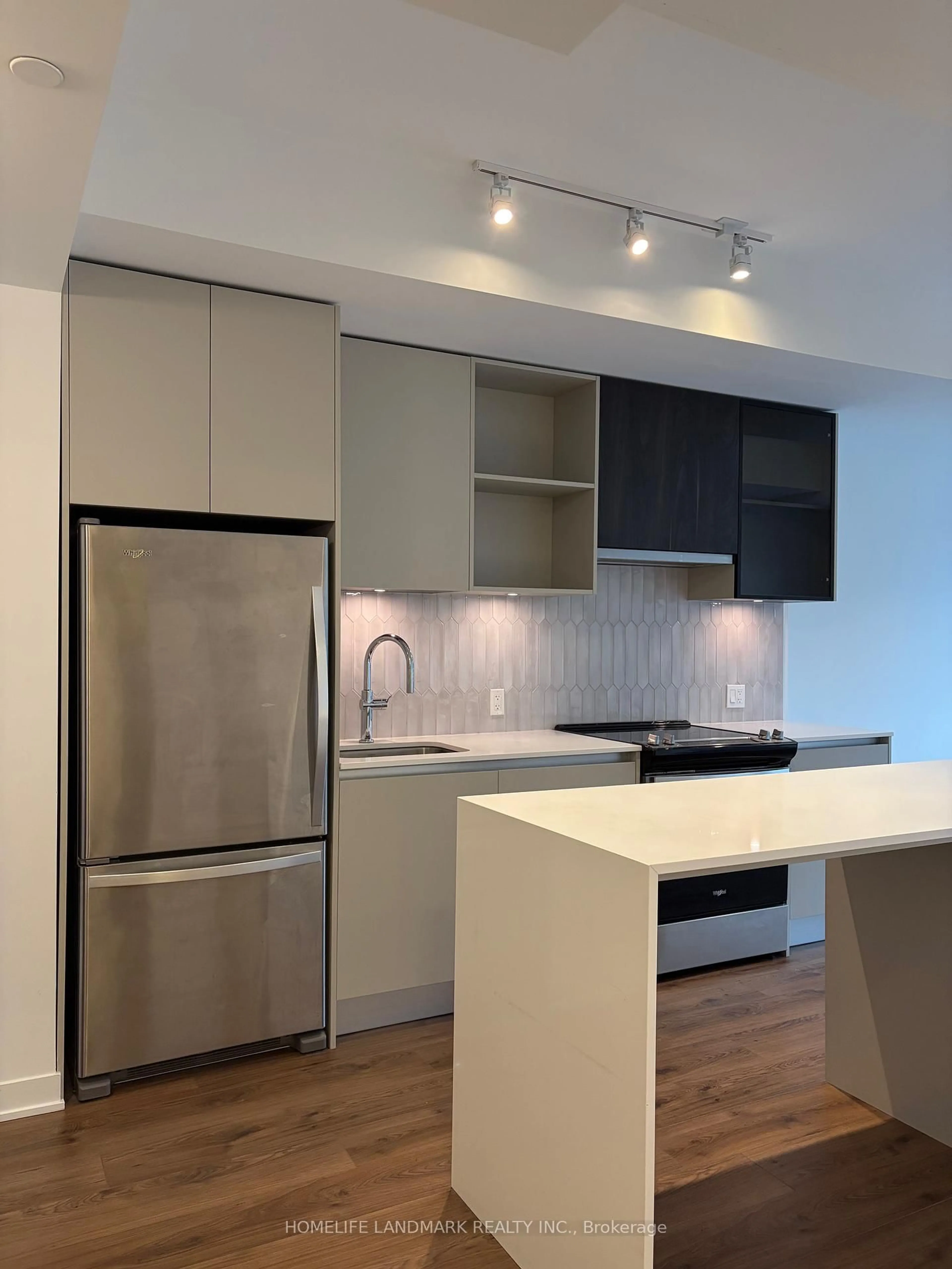 Unknown for 405 Dundas St #814, Oakville Ontario L6M 4P9