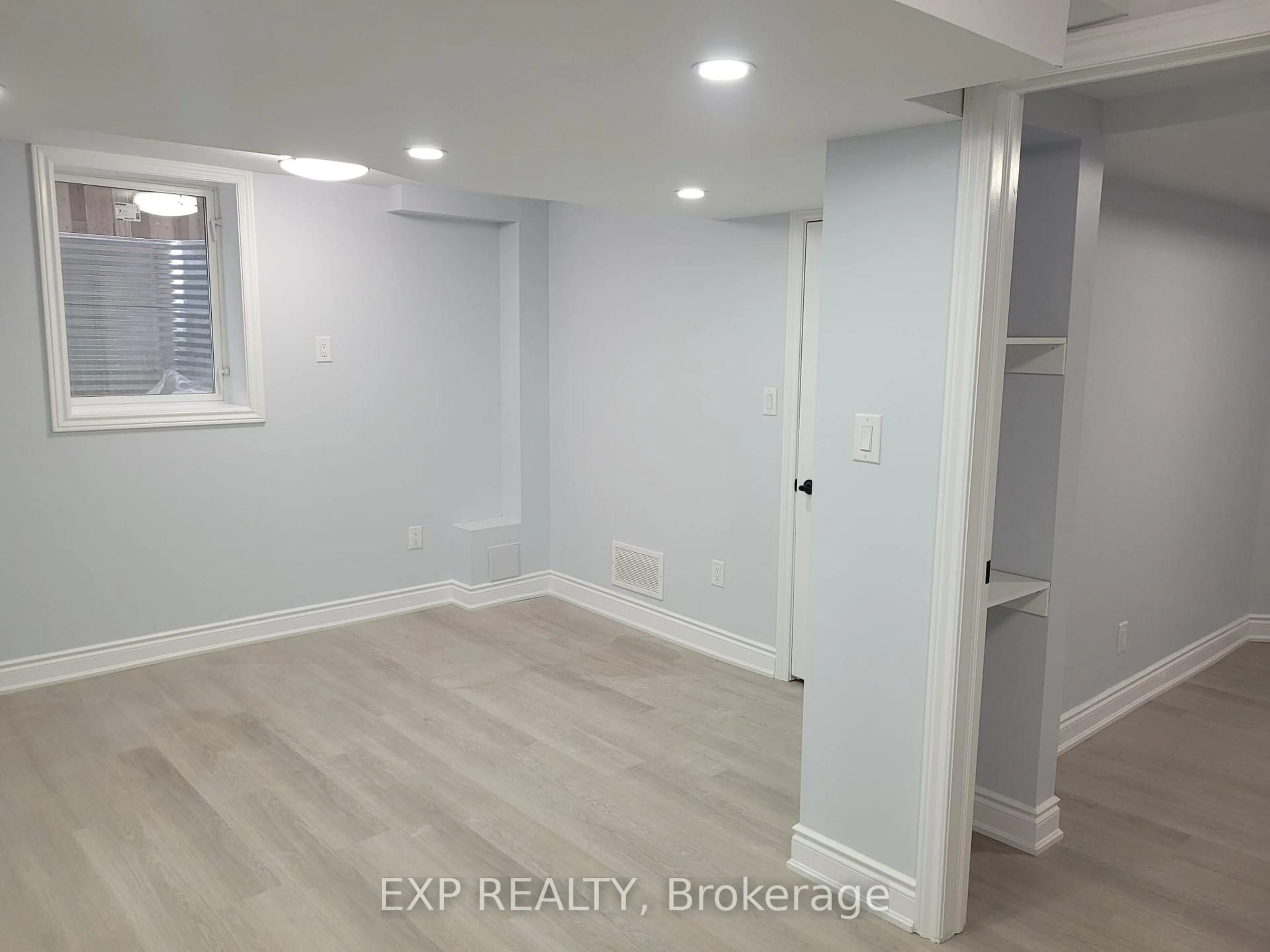 A pic of a room for 4 Secord Cres, Brampton Ontario L6X 4Z3