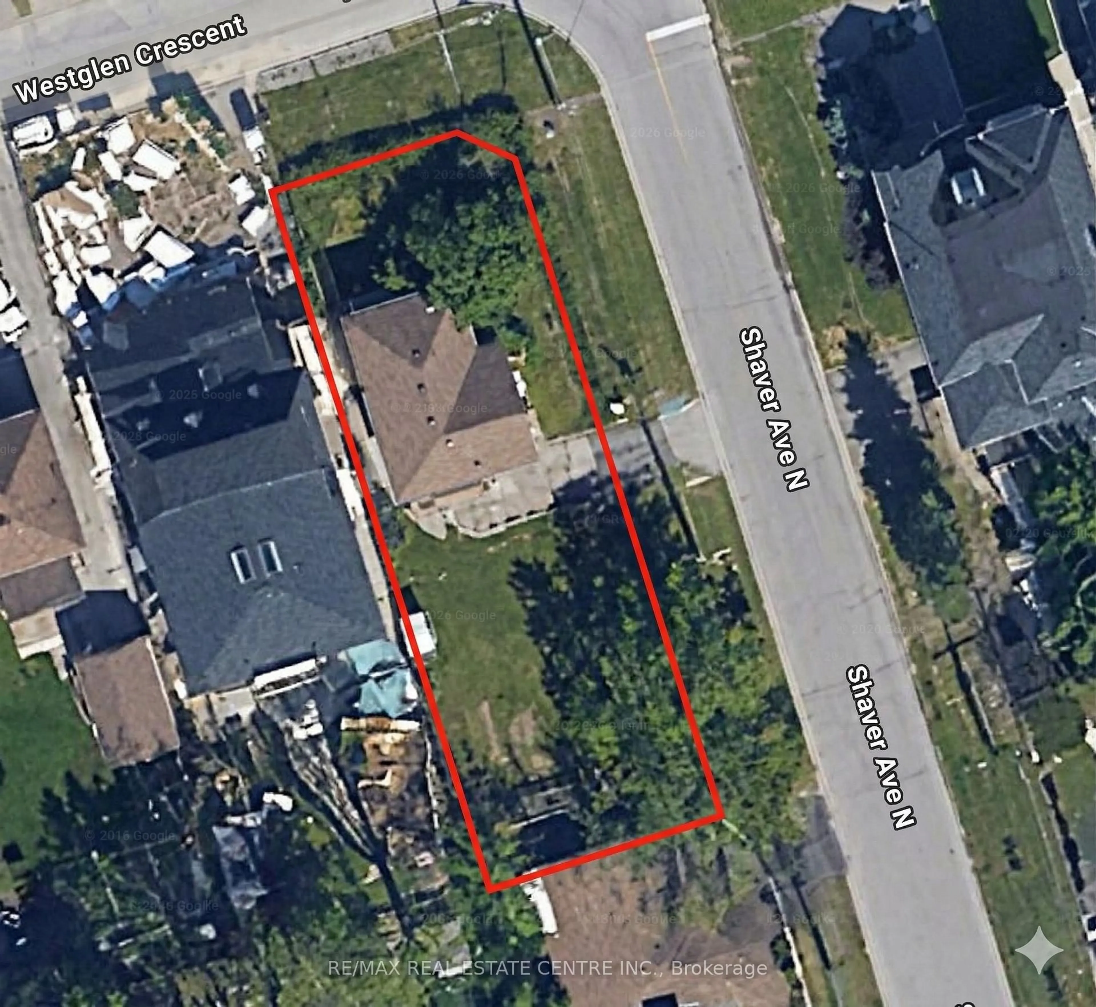 A pic from outside/outdoor area/front of a property/back of a property/a pic from drone, street for 216 Shaver Ave, Toronto Ontario M9B 4P3