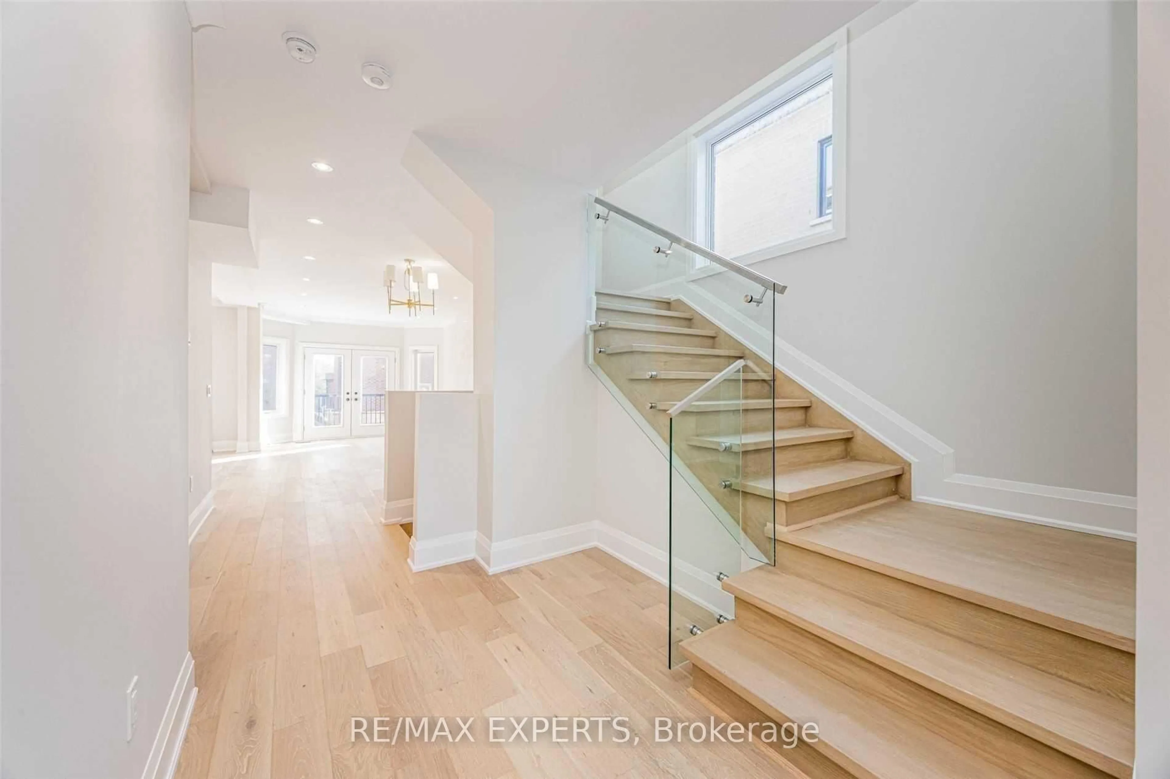 Stairs for 55 Muir Ave, Toronto Ontario M9L 1H5