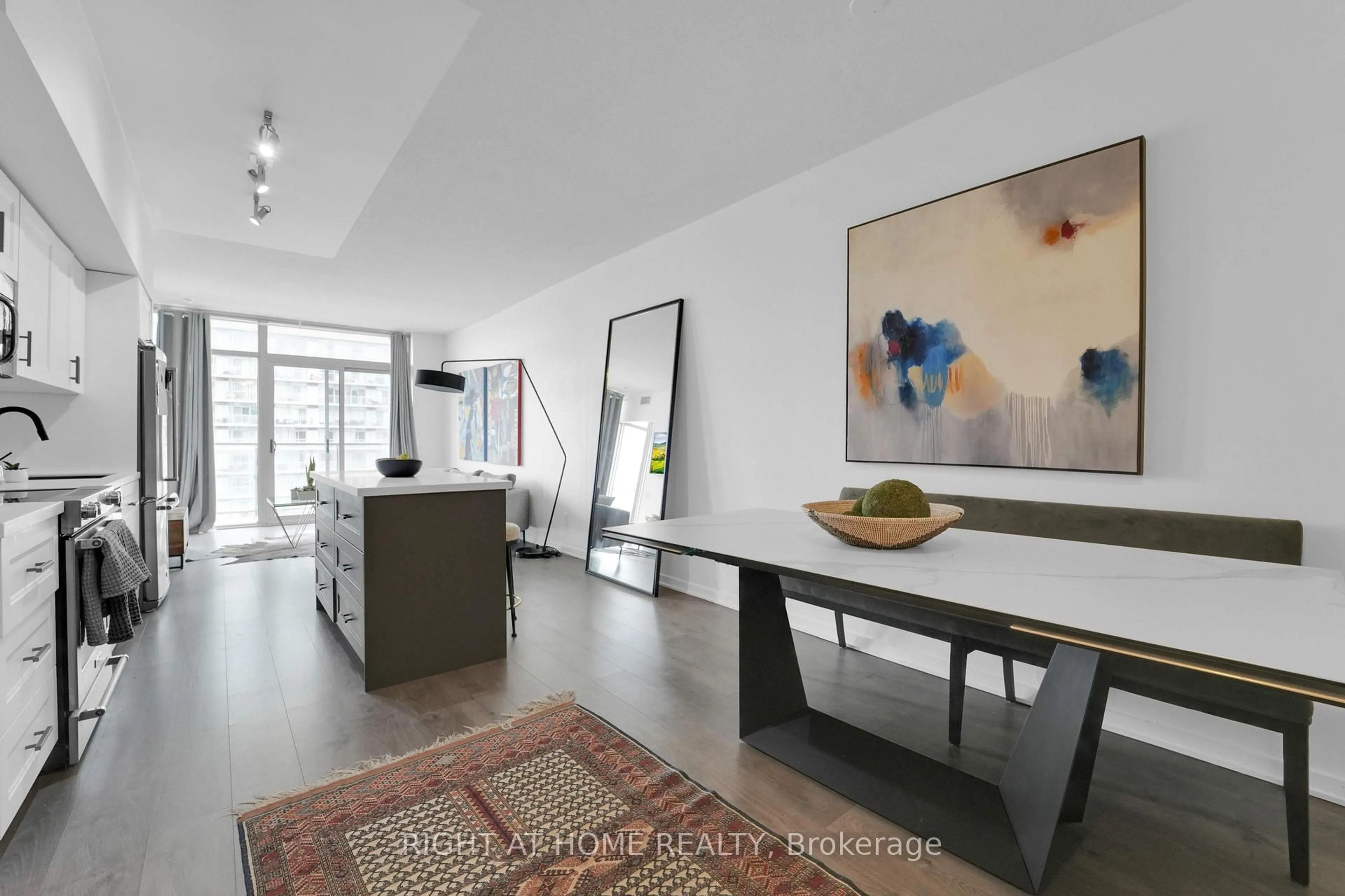 Unknown for 105 THE QUEENSWAY #1414, Toronto Ontario M6S 5B5