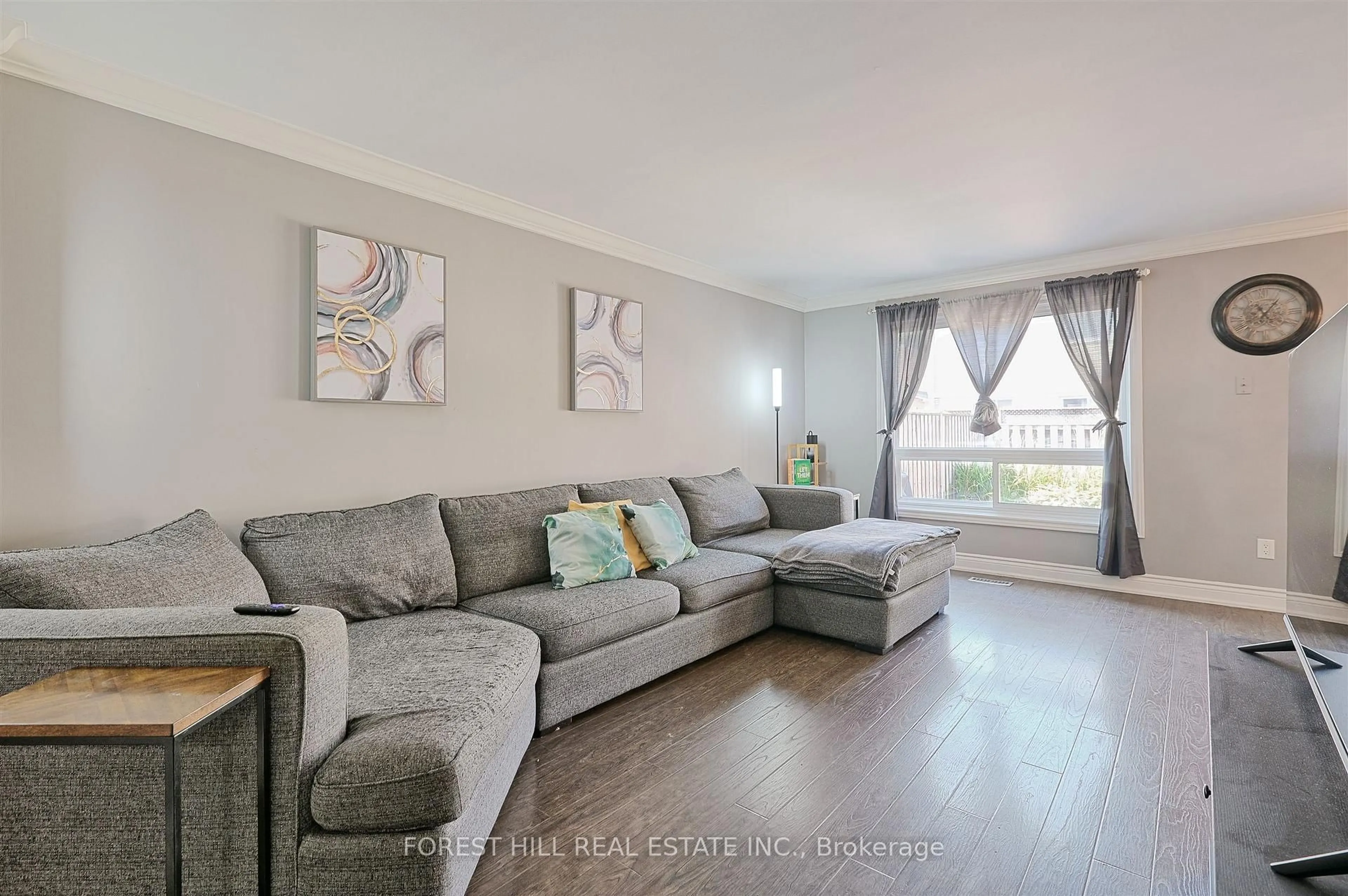 Living room with furniture, unknown for 17 Rushmore Cres, Brampton Ontario L6Z 1R1