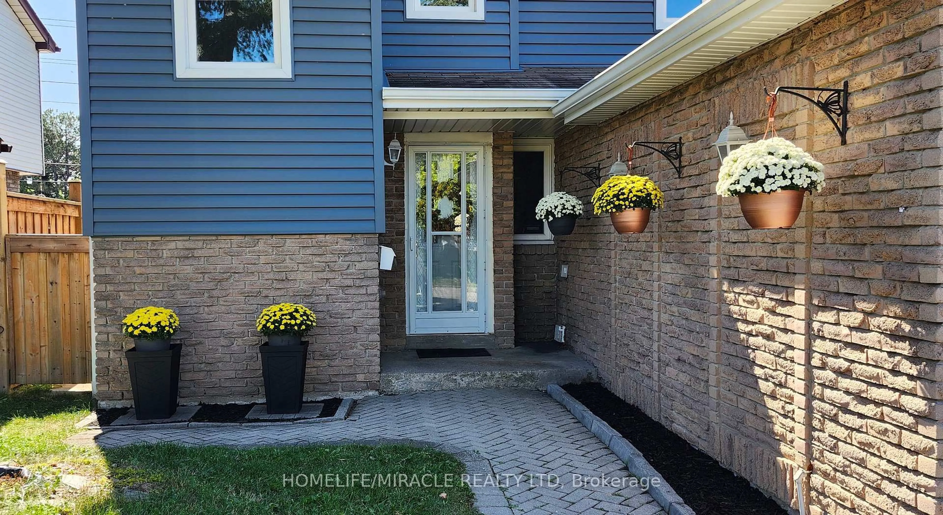 Home with brick exterior material, street for 6149 Starfield Cres, Mississauga Ontario L5N 1X2