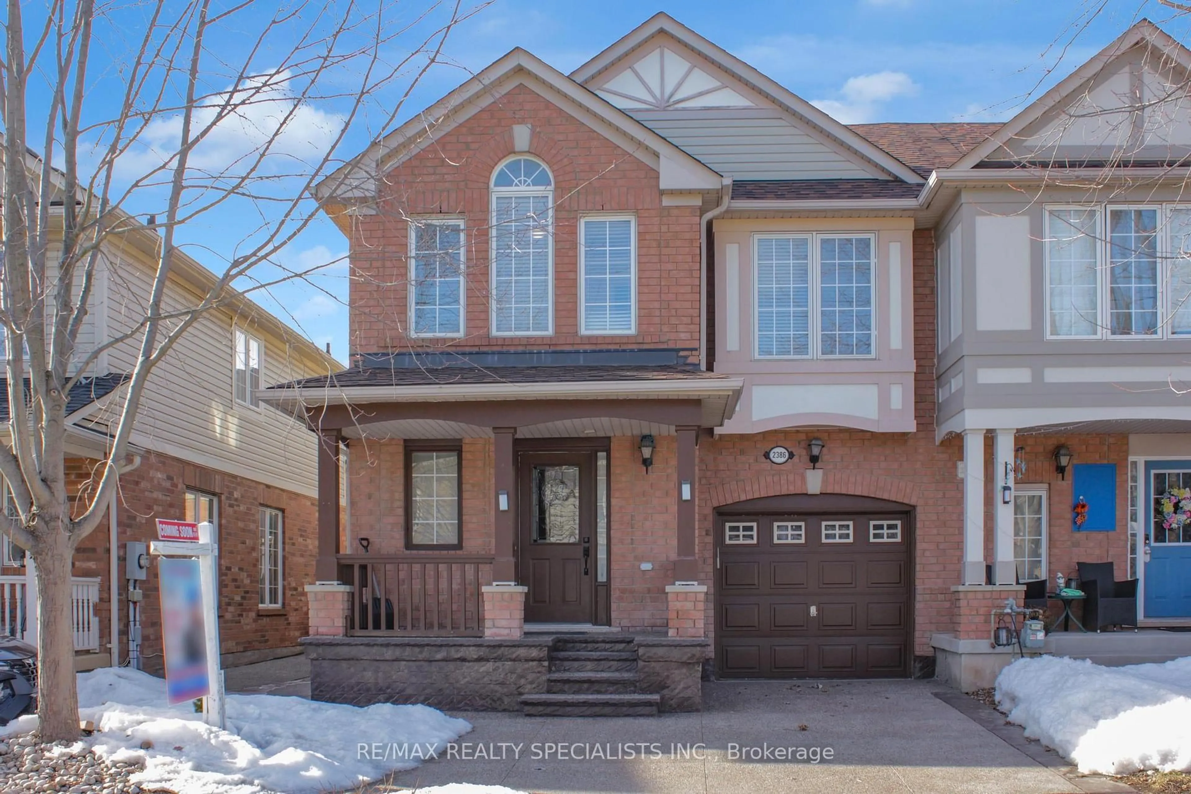 Home with brick exterior material, street for 2386 BAINTREE Cres, Oakville Ontario L6M 4X1