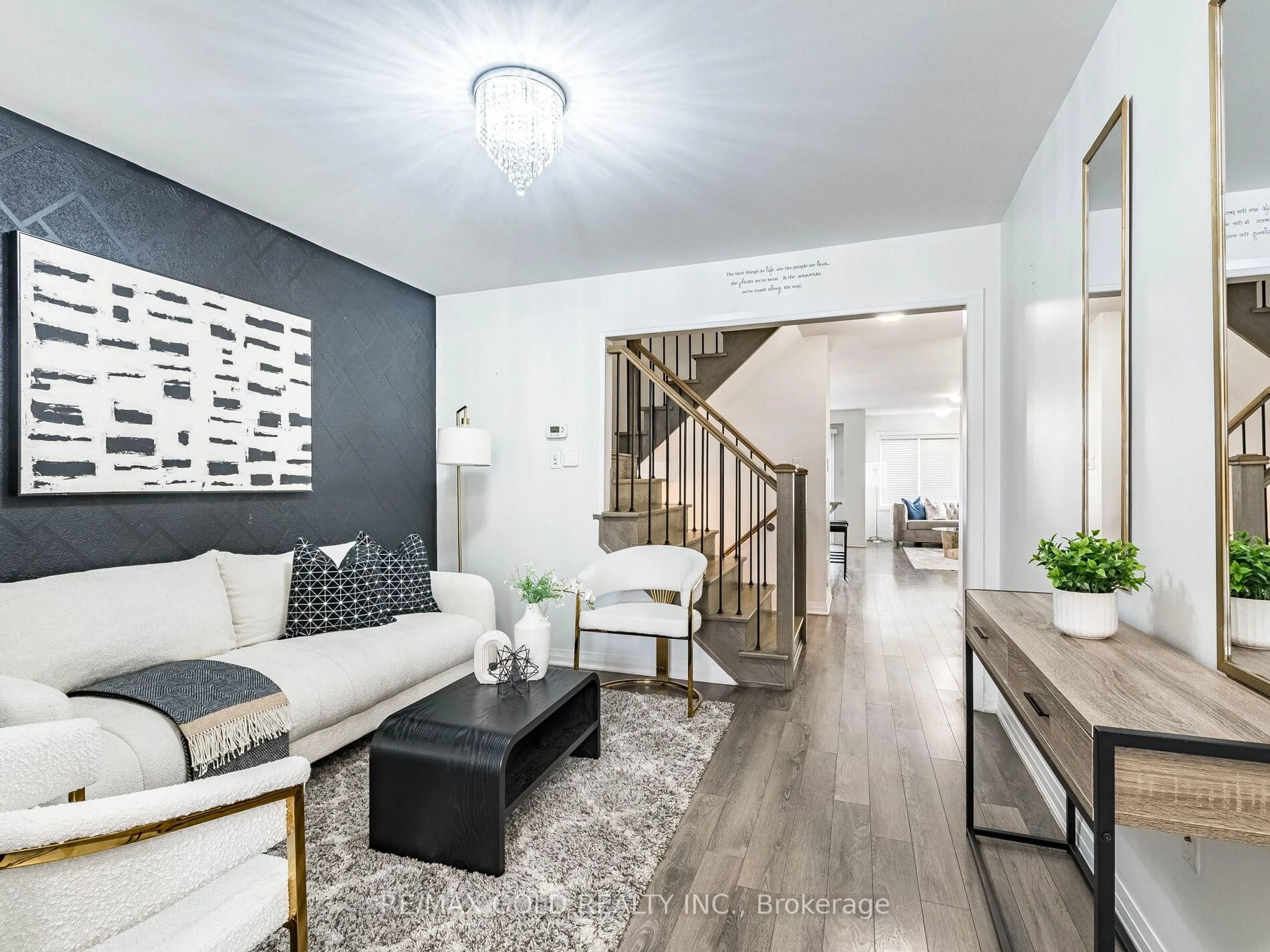 Indoor entryway for 19 Lothbury Dr, Brampton Ontario L7A 4G7