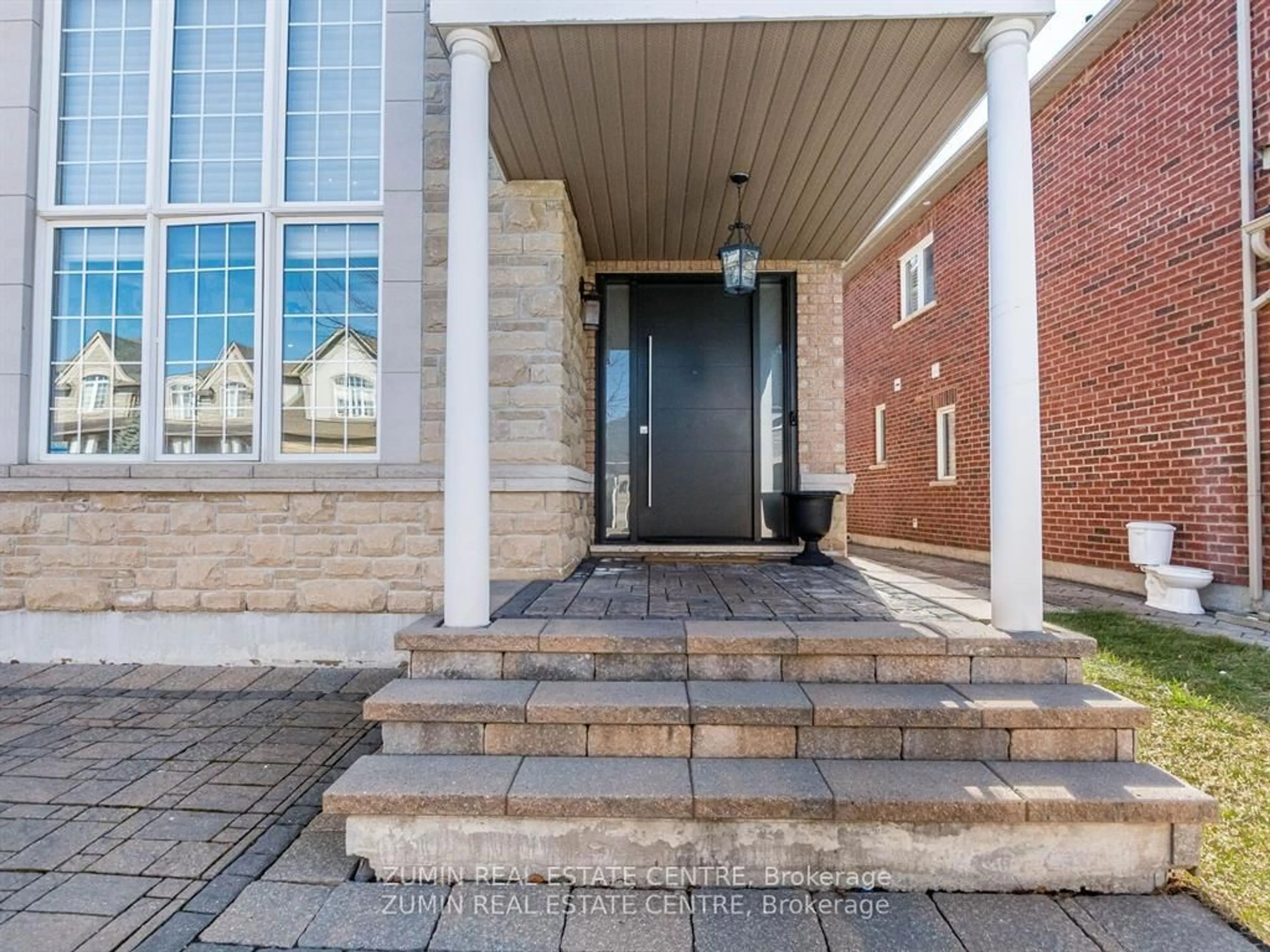 Unknown for 15 Garryoaks Dr, Brampton Ontario L6P 3E2