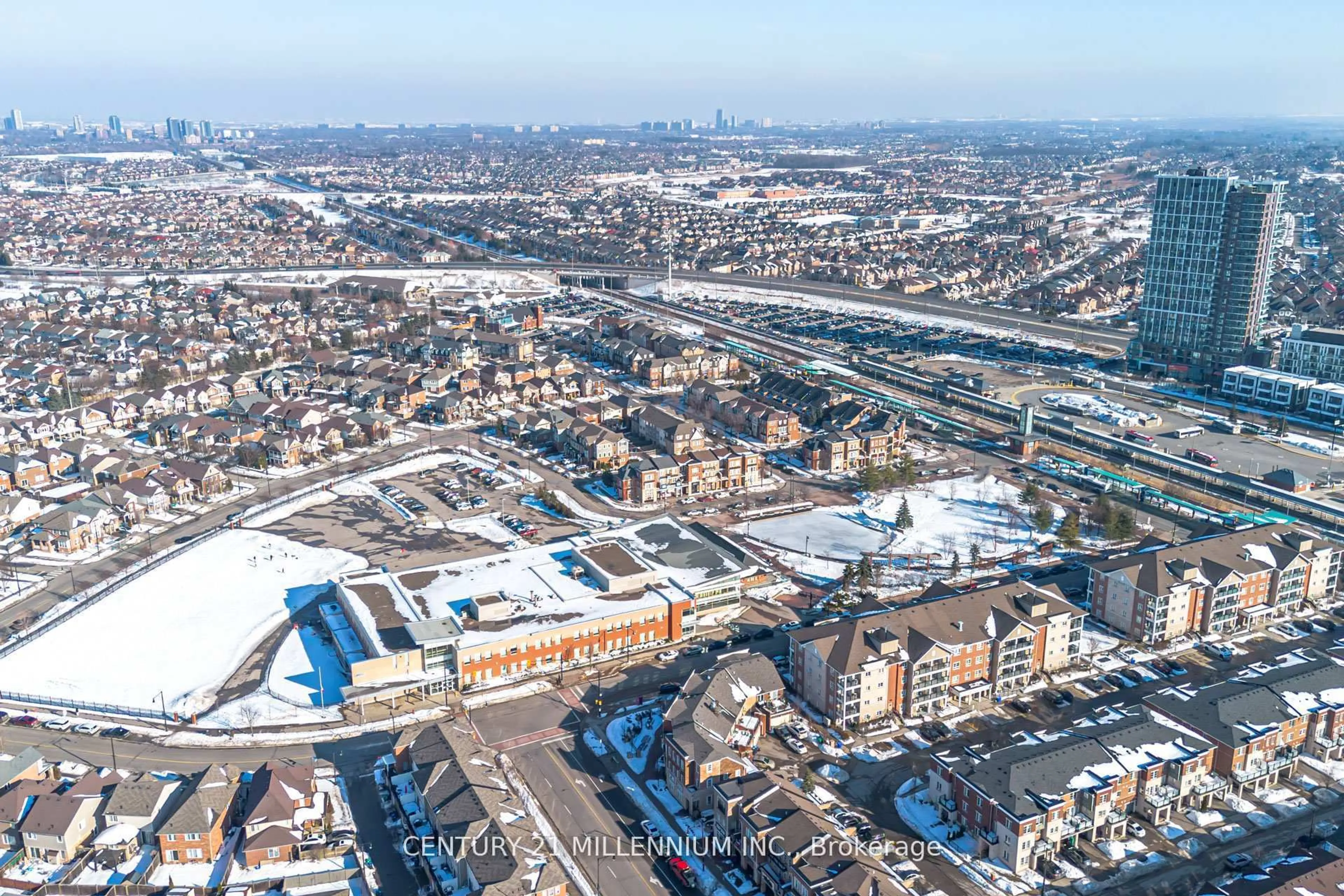 A pic from outside/outdoor area/front of a property/back of a property/a pic from drone, street for 60 Baycliffe Cres #204, Brampton Ontario L7A 0Z4