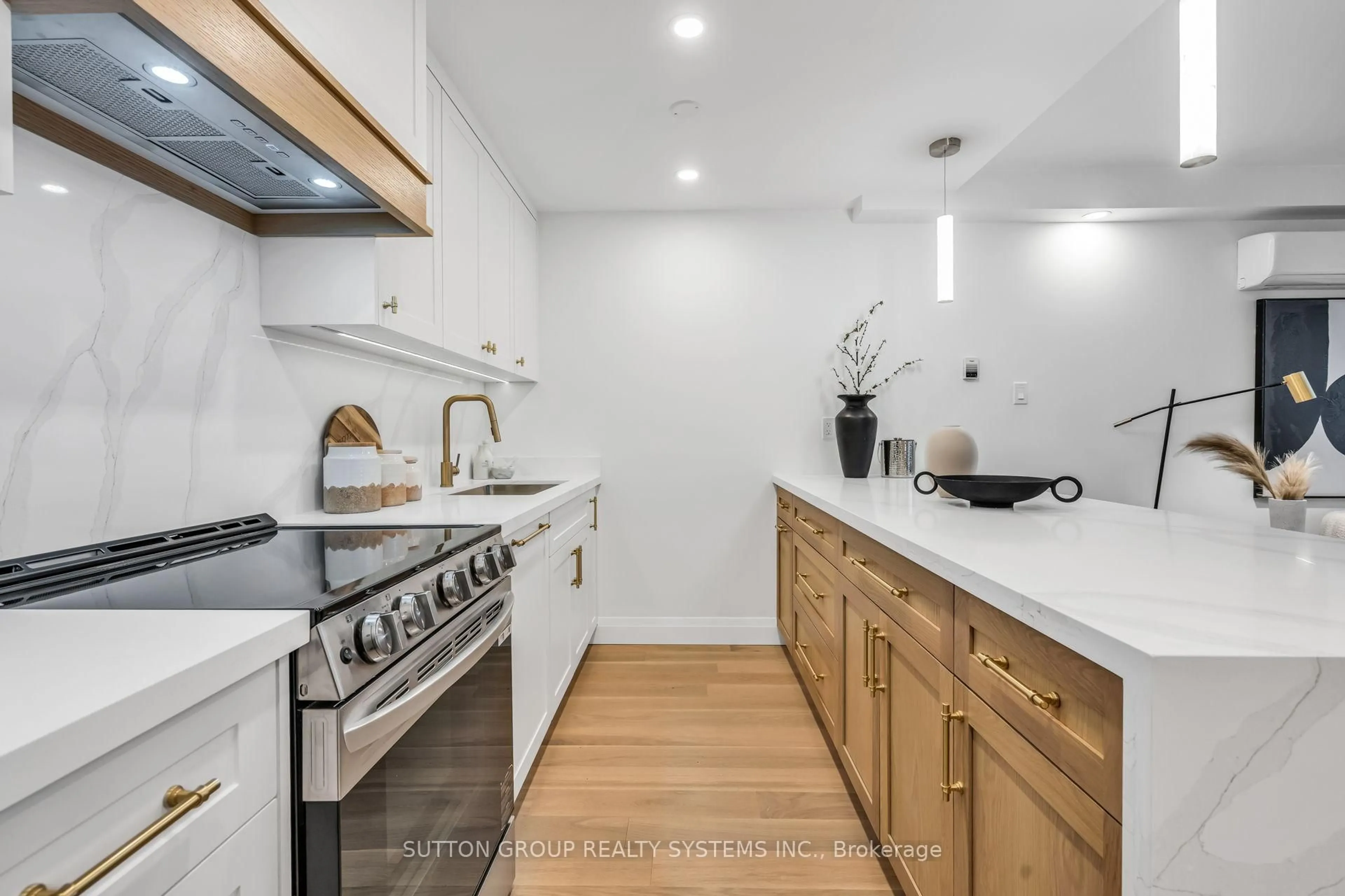 Standard kitchen, unknown for 45 Southport St #706, Toronto Ontario M6S 3N5
