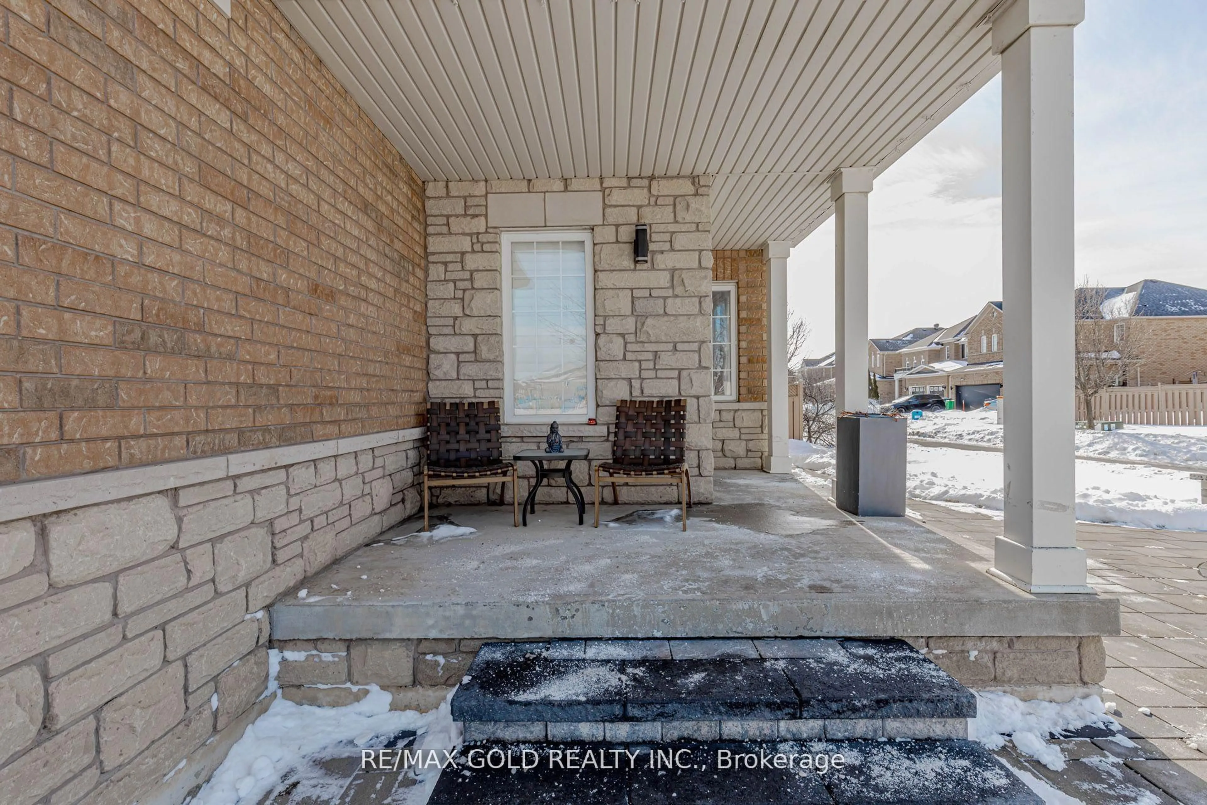 Patio, street for 2 Oranmore Cres, Brampton Ontario L6X 0J9