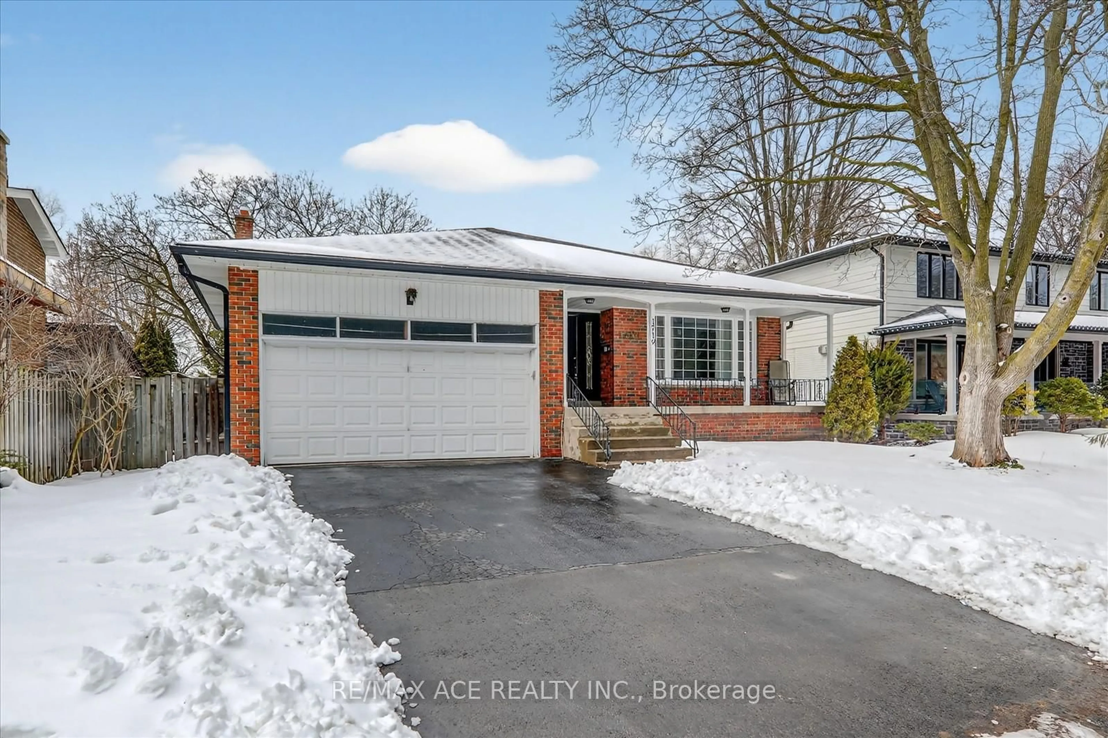 Home with brick exterior material, street for 1719 Valentine Gdns, Mississauga Ontario L5J 1H4