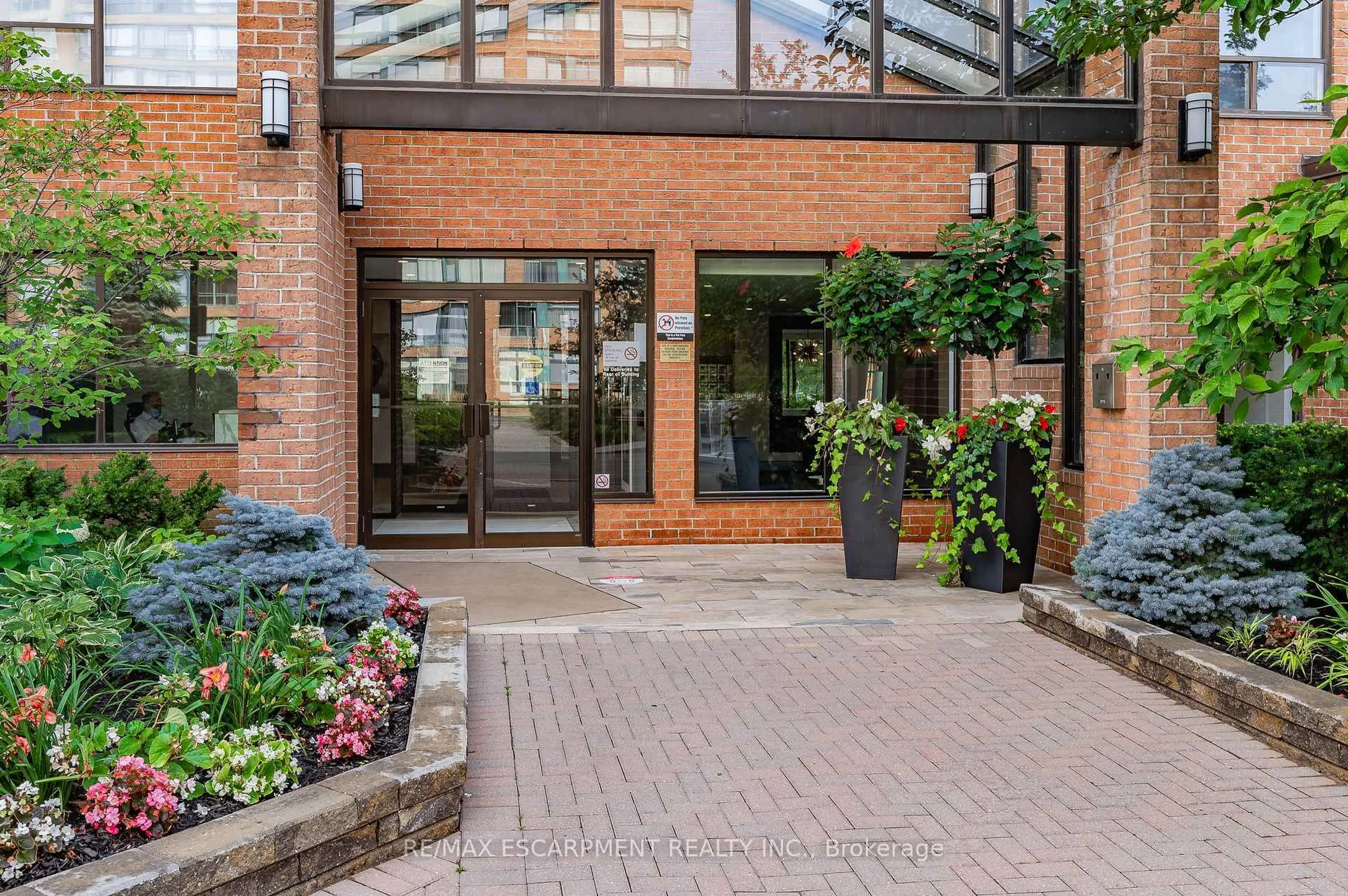 Unknown for 1270 Maple Crossing Blvd #808, Burlington Ontario L7S 2J3