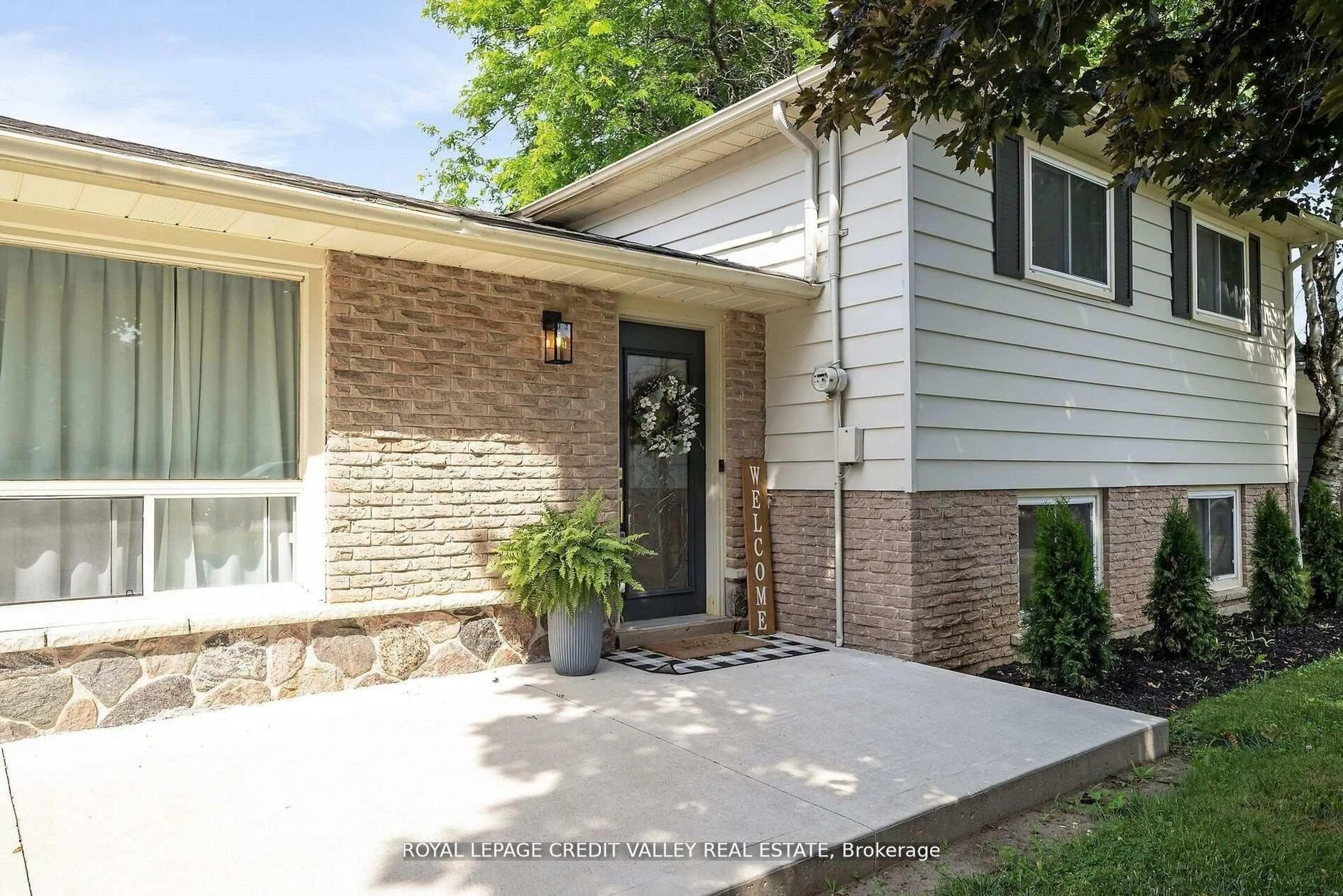 Home with brick exterior material, street for 47 Larry St, Caledon Ontario L7C 1K8