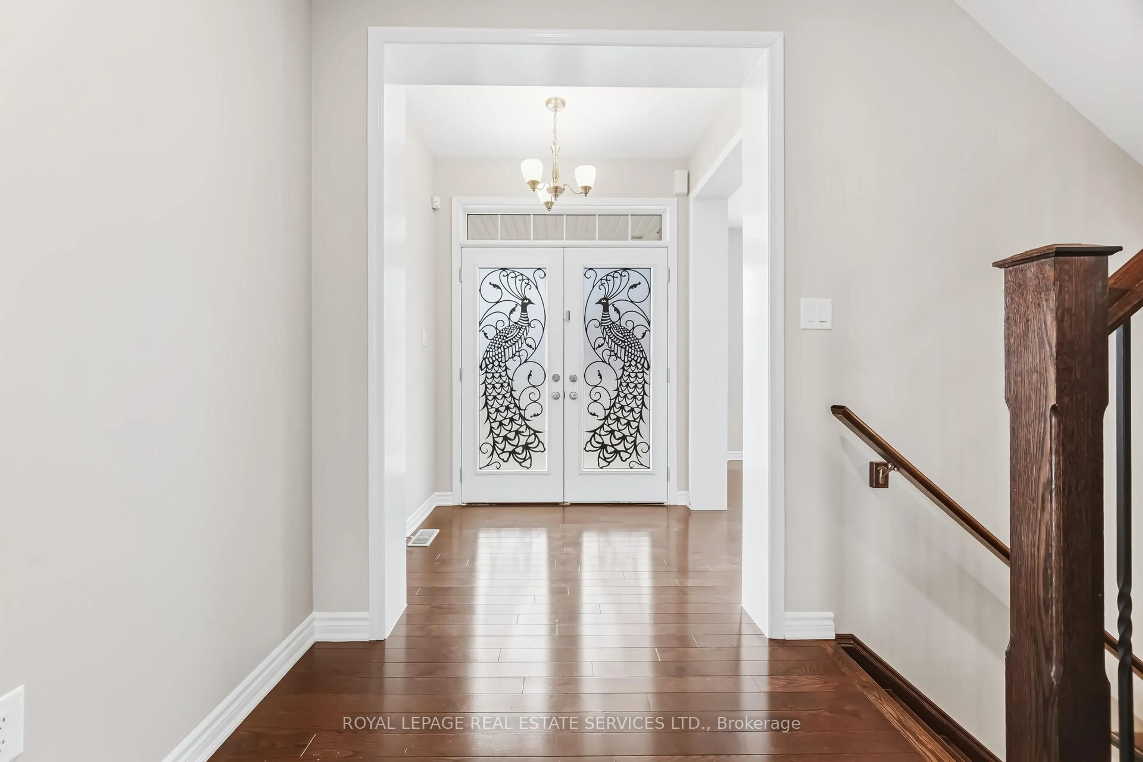 Indoor entryway for 2383 Calloway Dr, Oakville Ontario L6M 0C1
