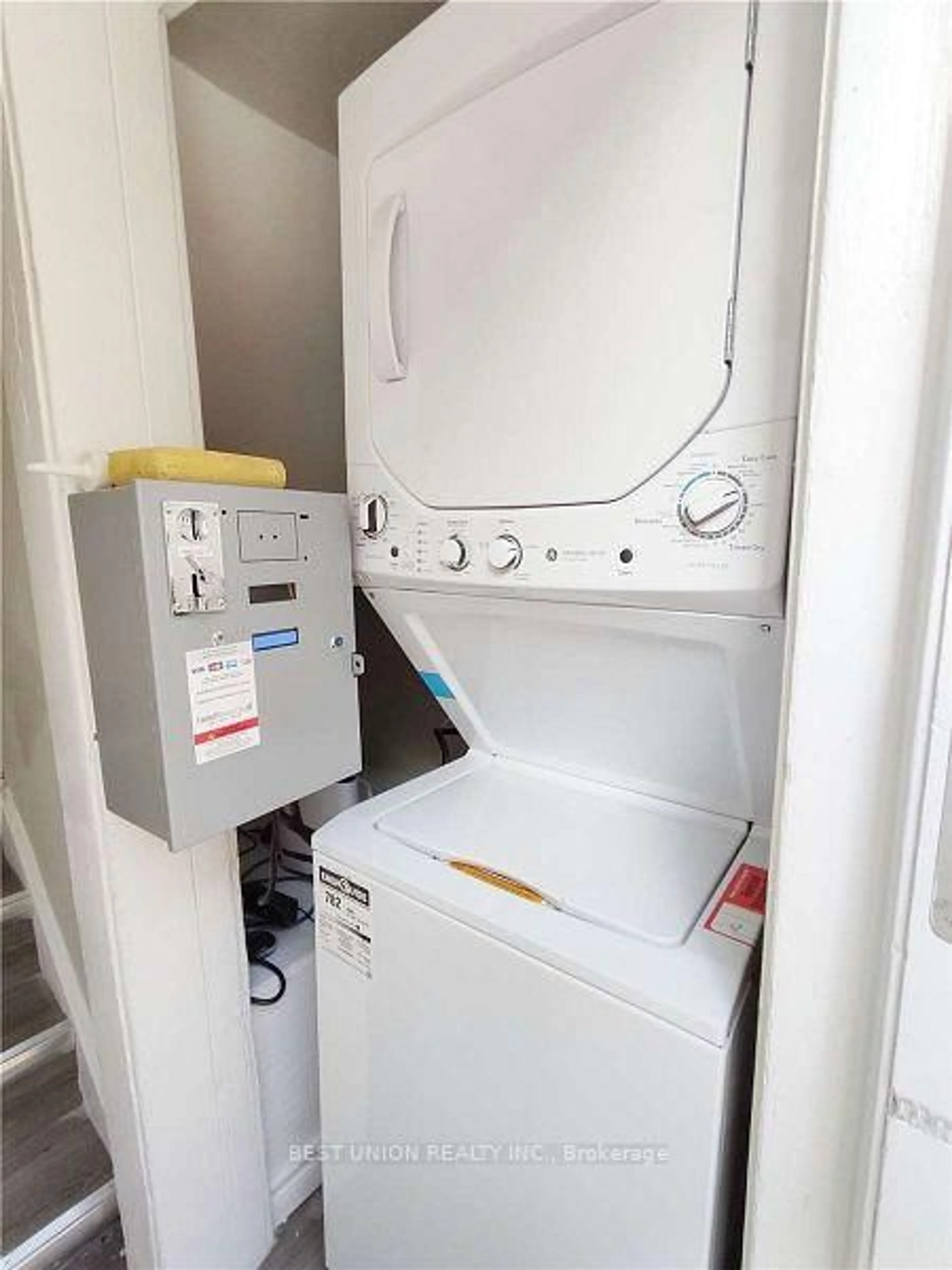 Laundry room for 250 Sixth St, Toronto Ontario M8V 3A7