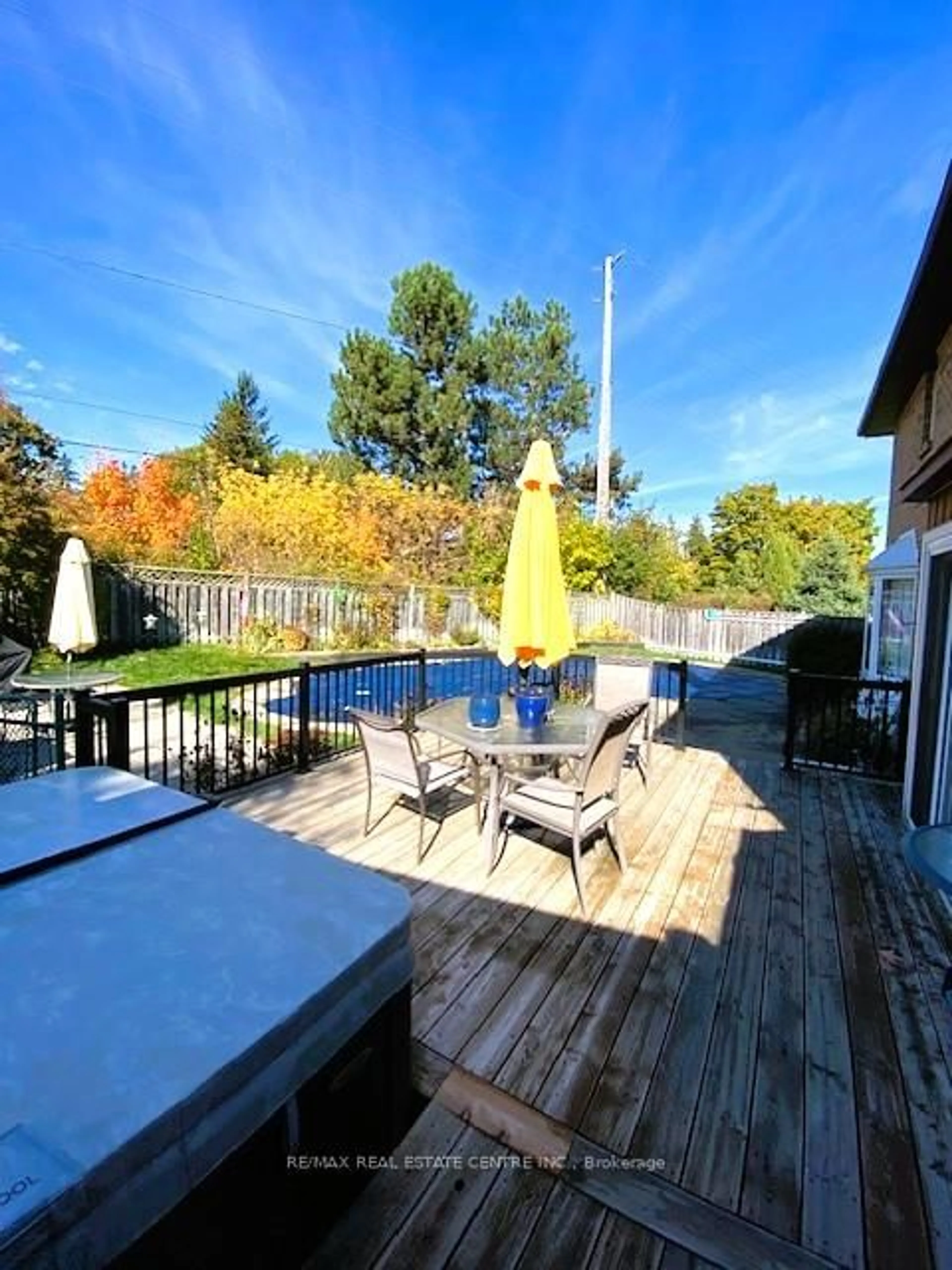 Patio, water/lake/river/ocean view for 6 Waverly Pl, Brampton Ontario L6Z 1Y9