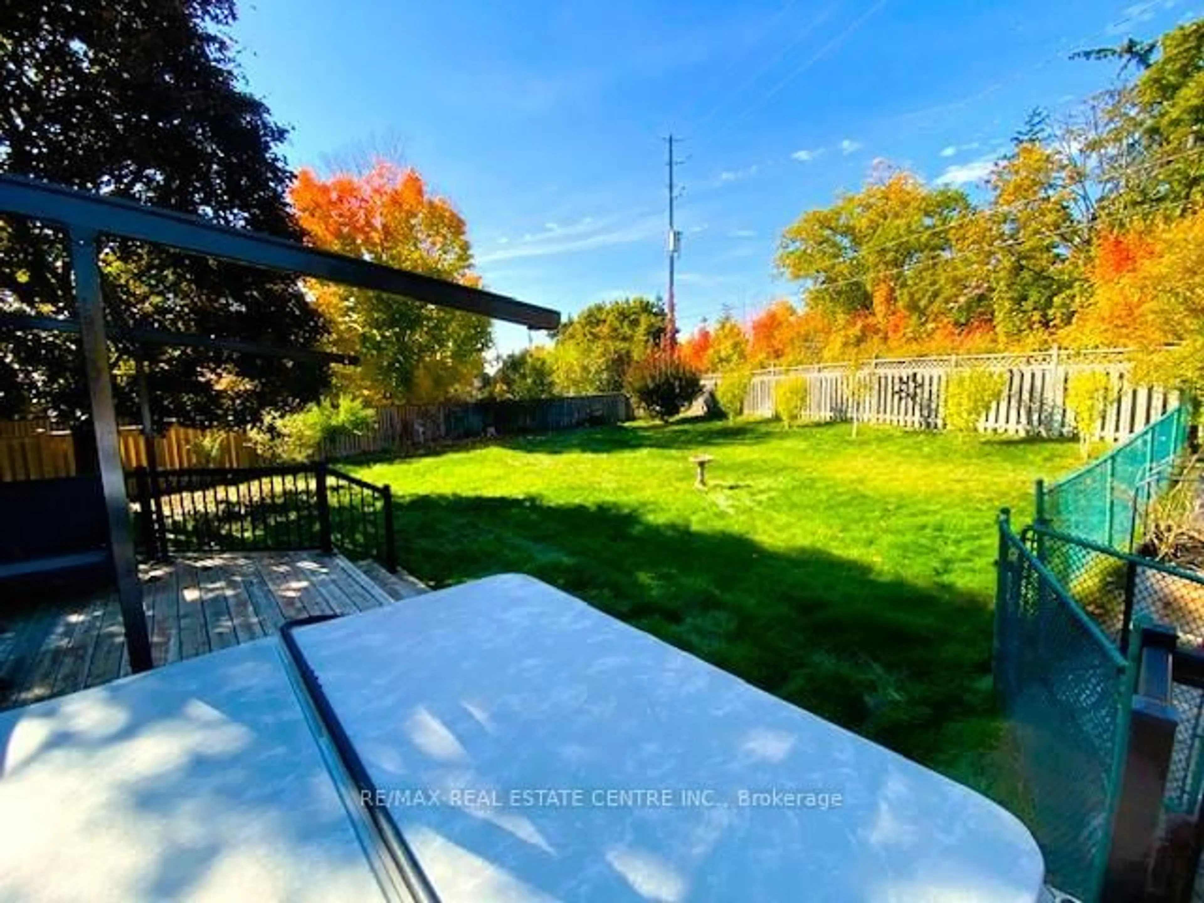 Patio, water/lake/river/ocean view for 6 Waverly Pl, Brampton Ontario L6Z 1Y9