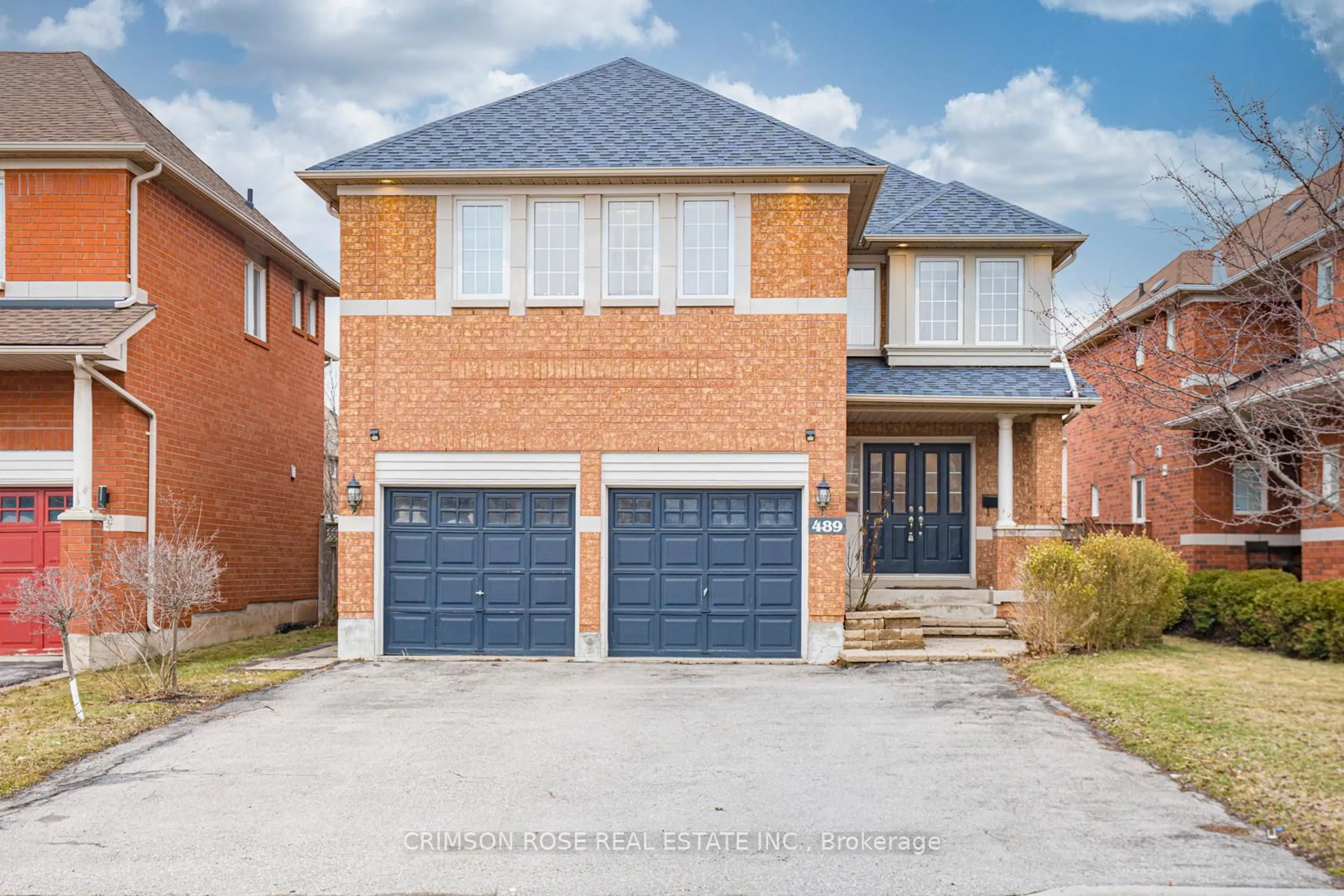 Home with brick exterior material, street for 489 Ravineview Way, Oakville Ontario L6H 6T1