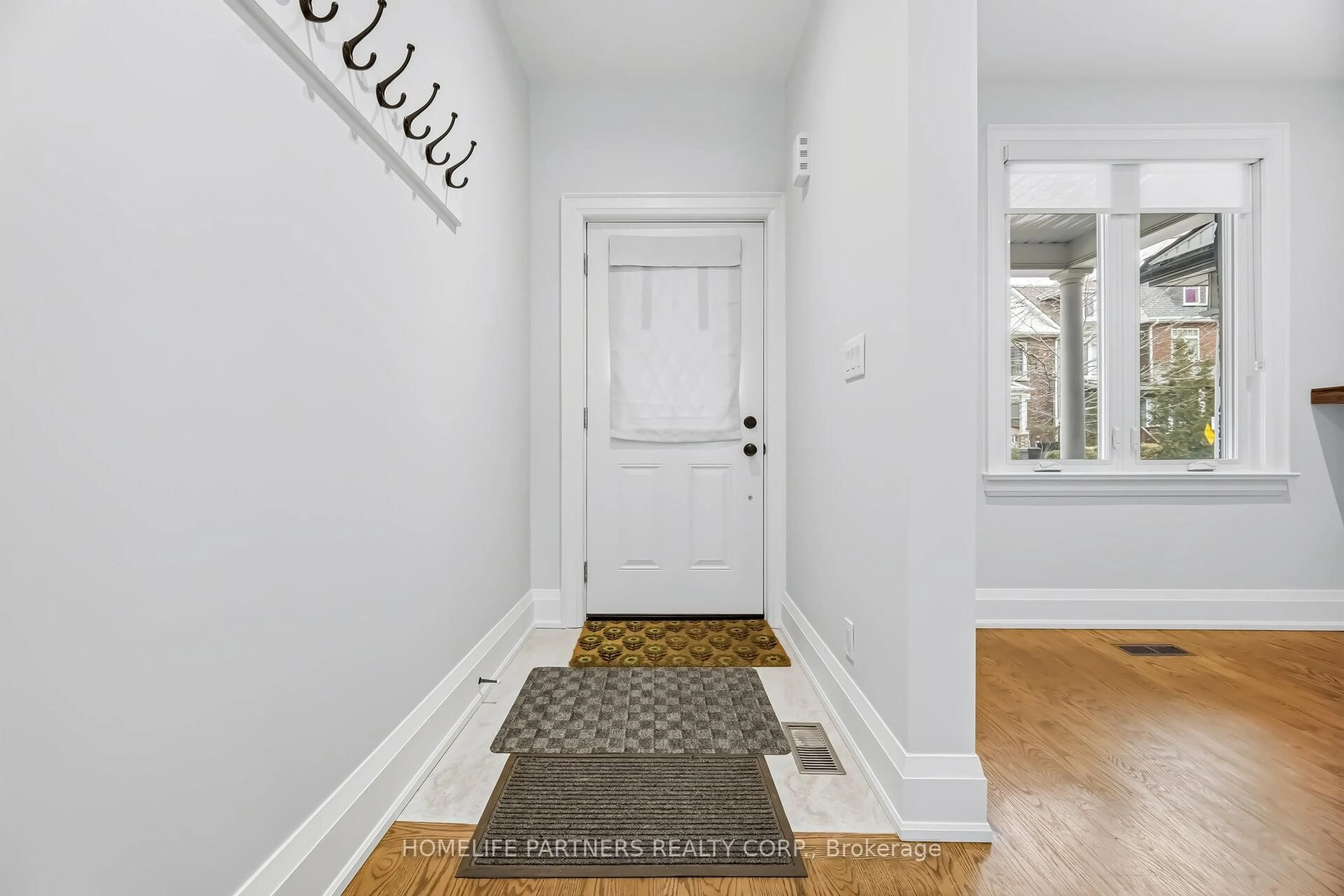 Indoor entryway for 511 Indian Grve, Toronto Ontario M6P 2J1