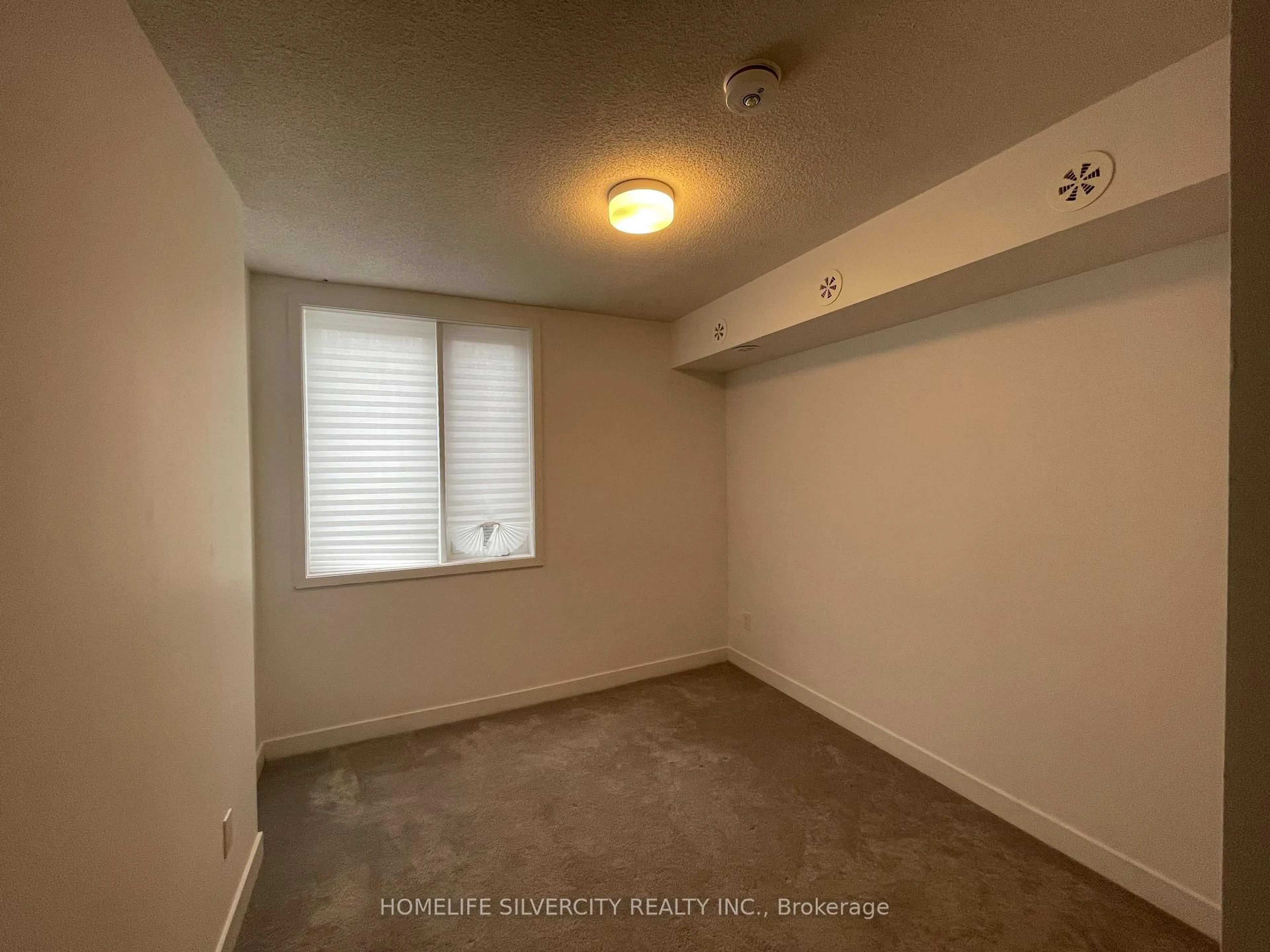 A pic of a room for 1141 Cooke Blvd #403, Burlington Ontario L7T 0C3