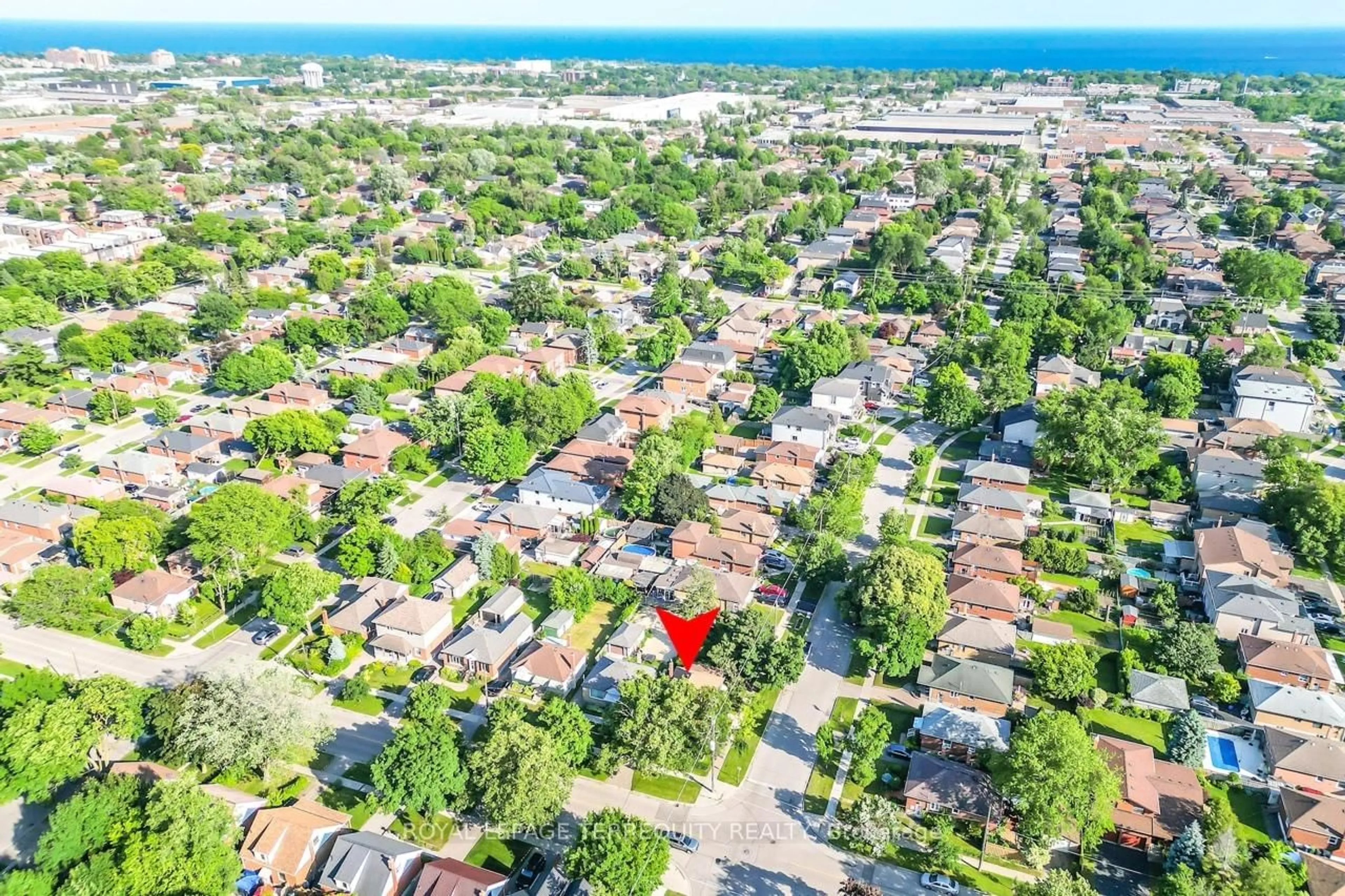 A pic from outside/outdoor area/front of a property/back of a property/a pic from drone, street for 249 Gamma St, Toronto Ontario M8W 4G7
