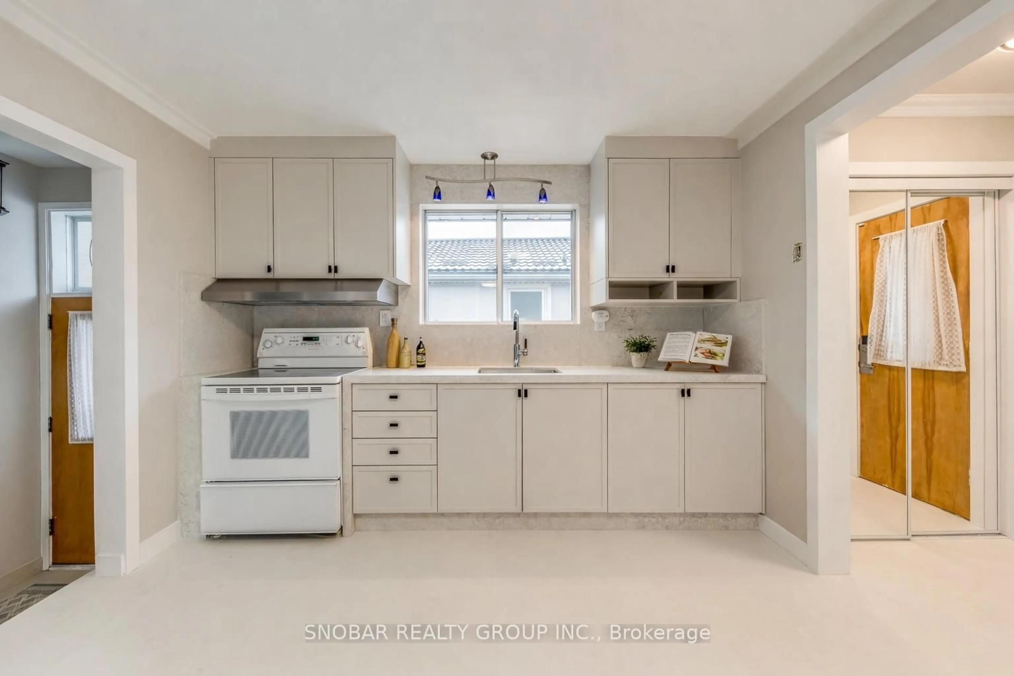 Standard kitchen, ceramic/tile floor for 47 Bucksburn Rd, Toronto Ontario M9V 3V5