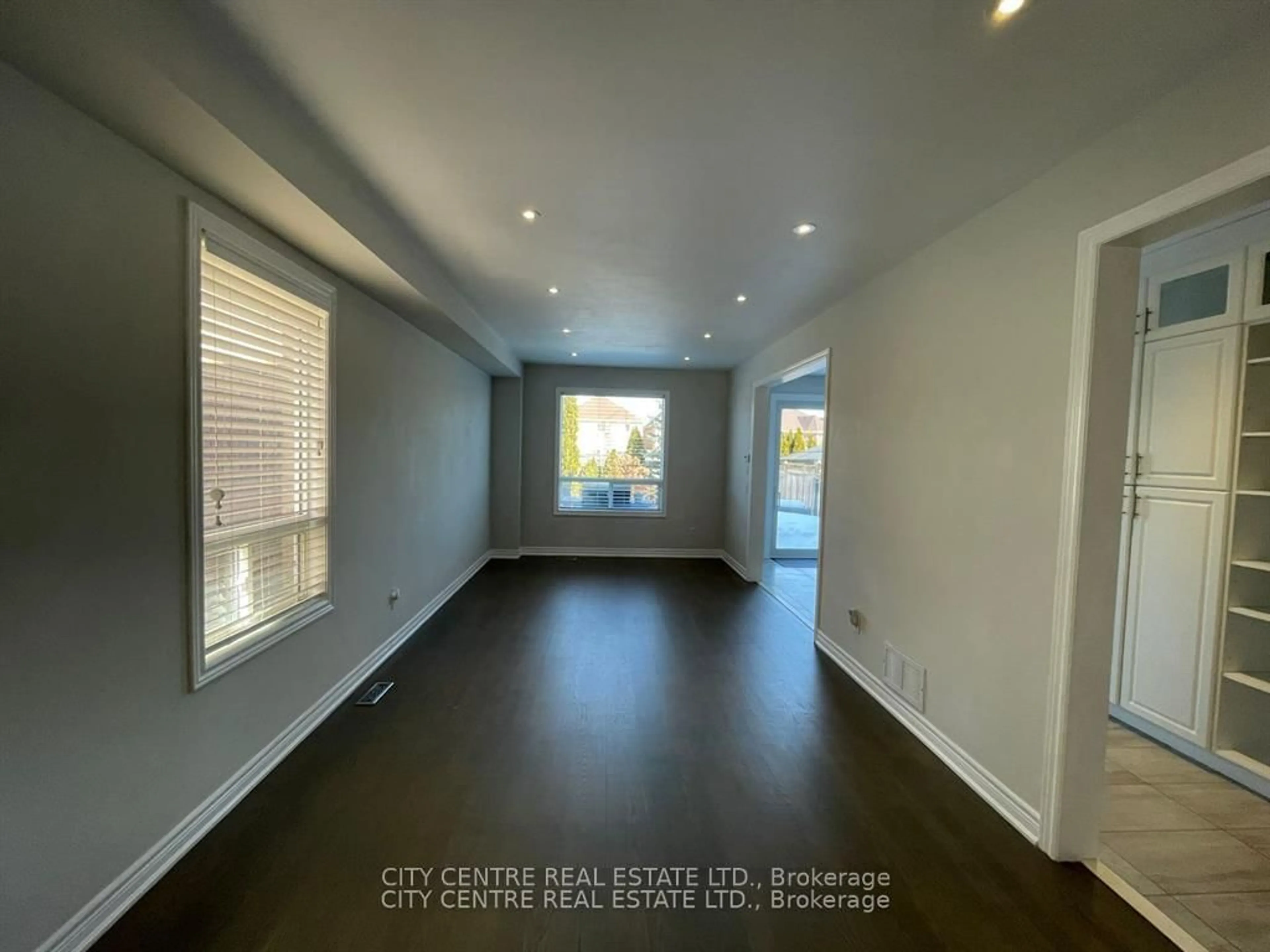 A pic of a room for 4777 Glasshill Grve, Mississauga Ontario L5M 7R6