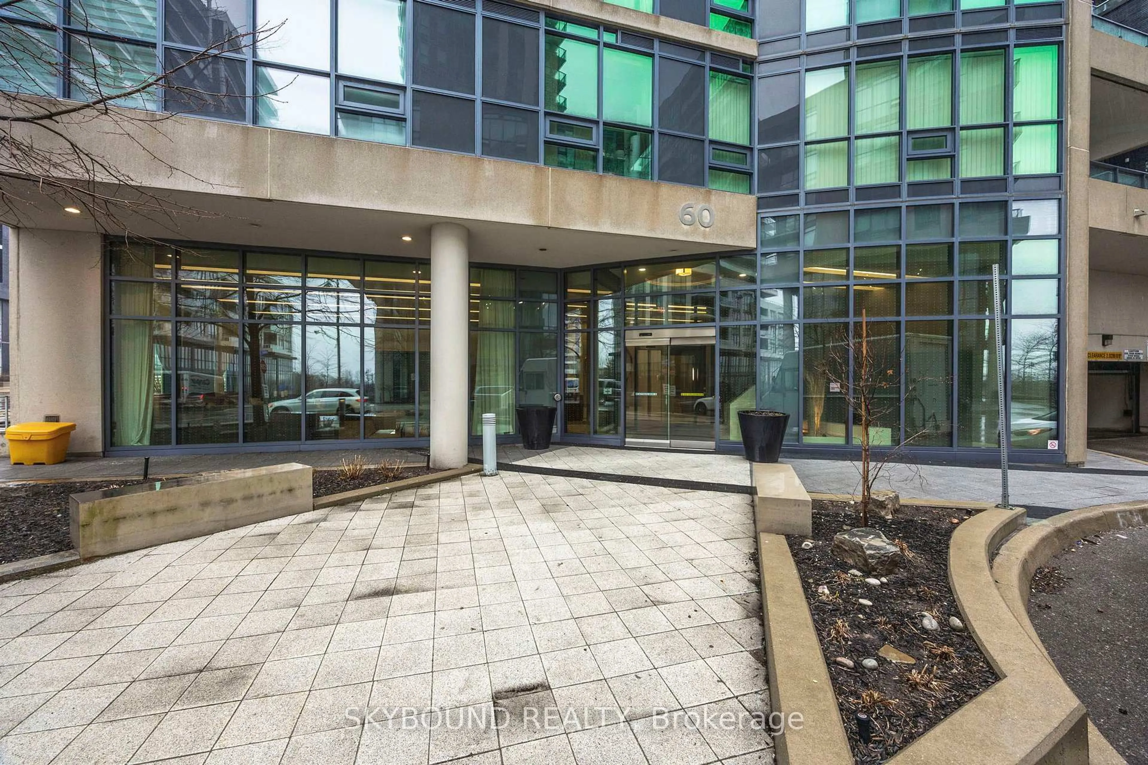 Indoor foyer for 60 Annie Craig Dr #B714, Toronto Ontario M8V 0C5