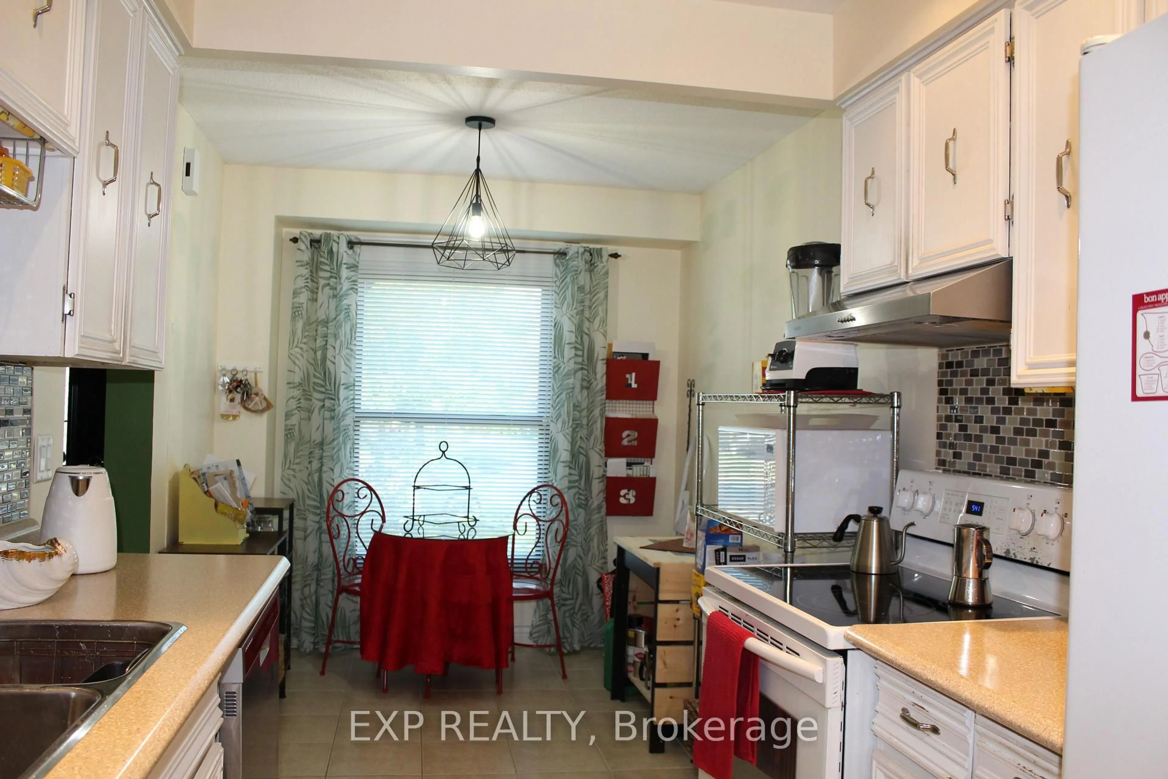 Standard kitchen, unknown for 42 Lindridge Ave, Brampton Ontario L6S 3X1