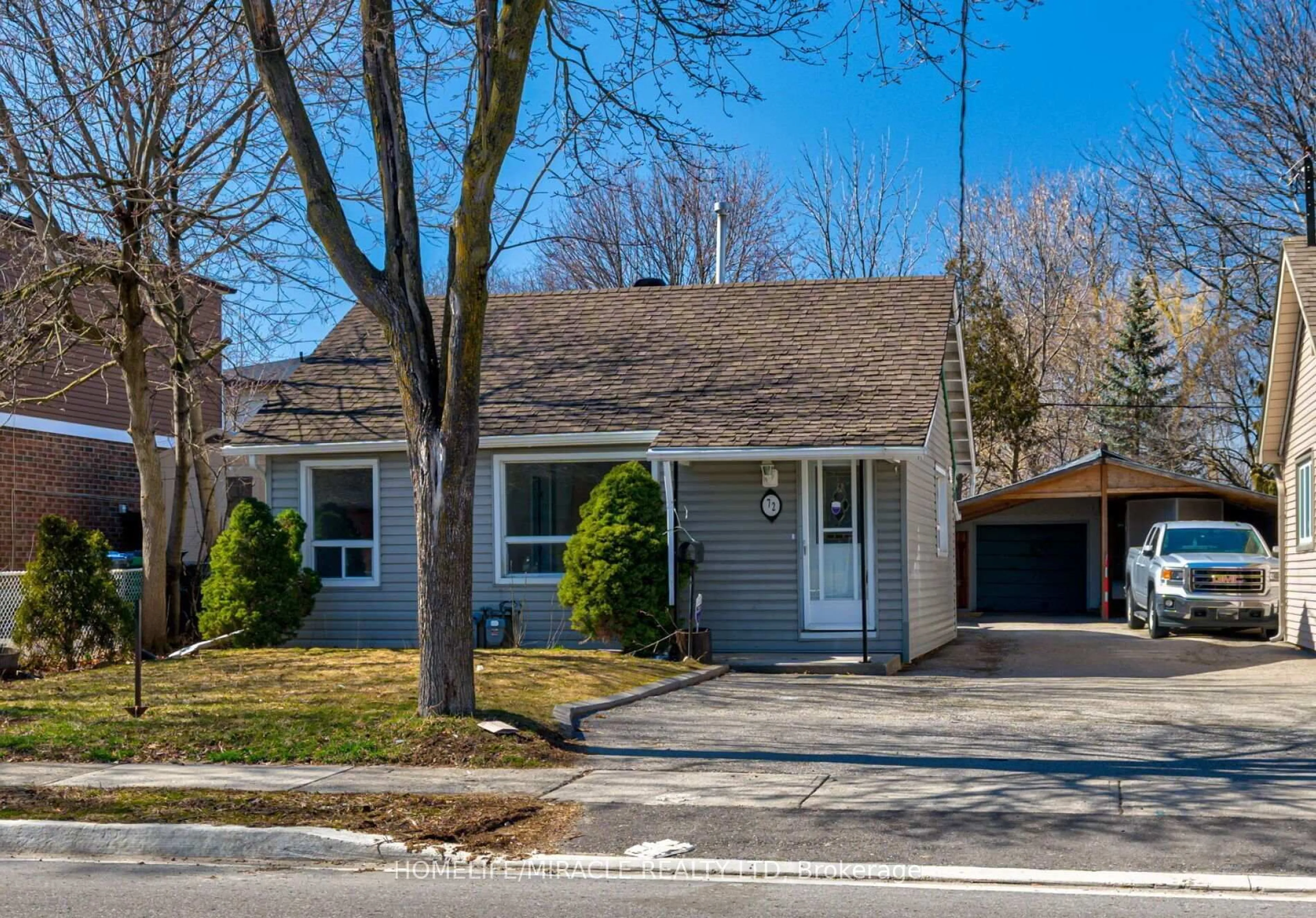 Home with vinyl exterior material, street for 72 Frederick St, Brampton Ontario L6Y 1G8