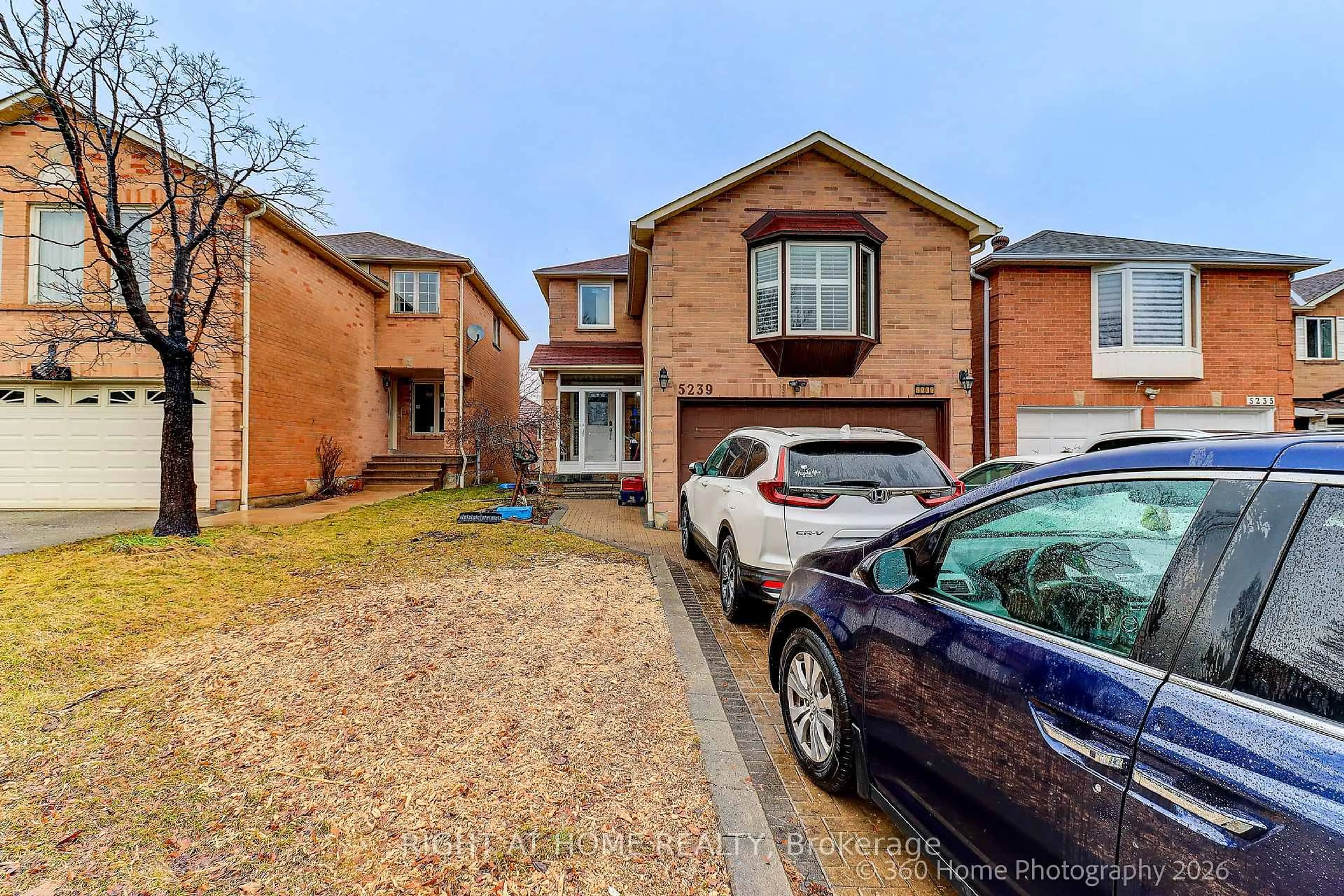 Home with brick exterior material, street for 5239 Astwell Ave, Mississauga Ontario L5R 3H8