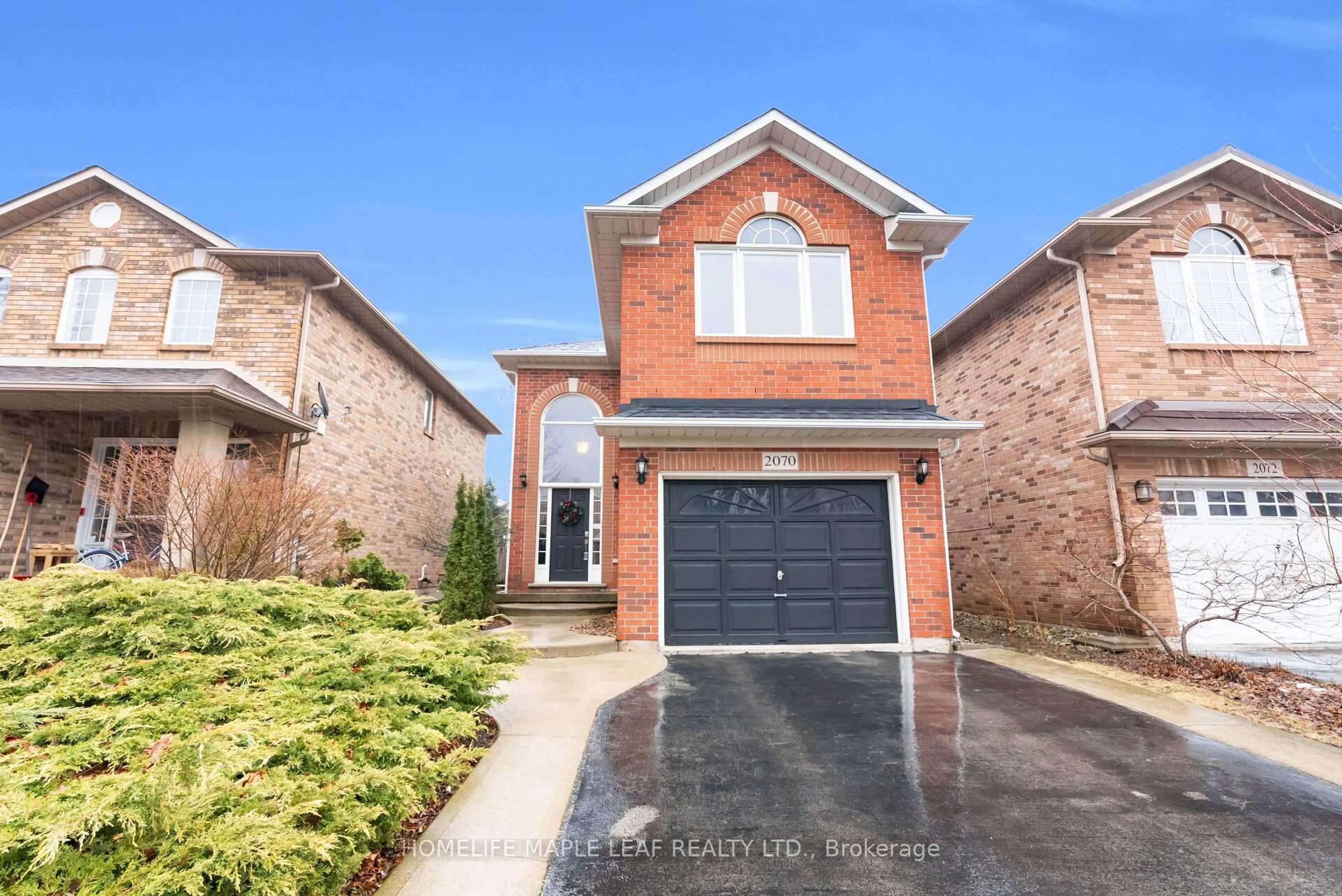 Home with brick exterior material, street for 2070 Shady Glen Rd, Oakville Ontario L6M 3P1