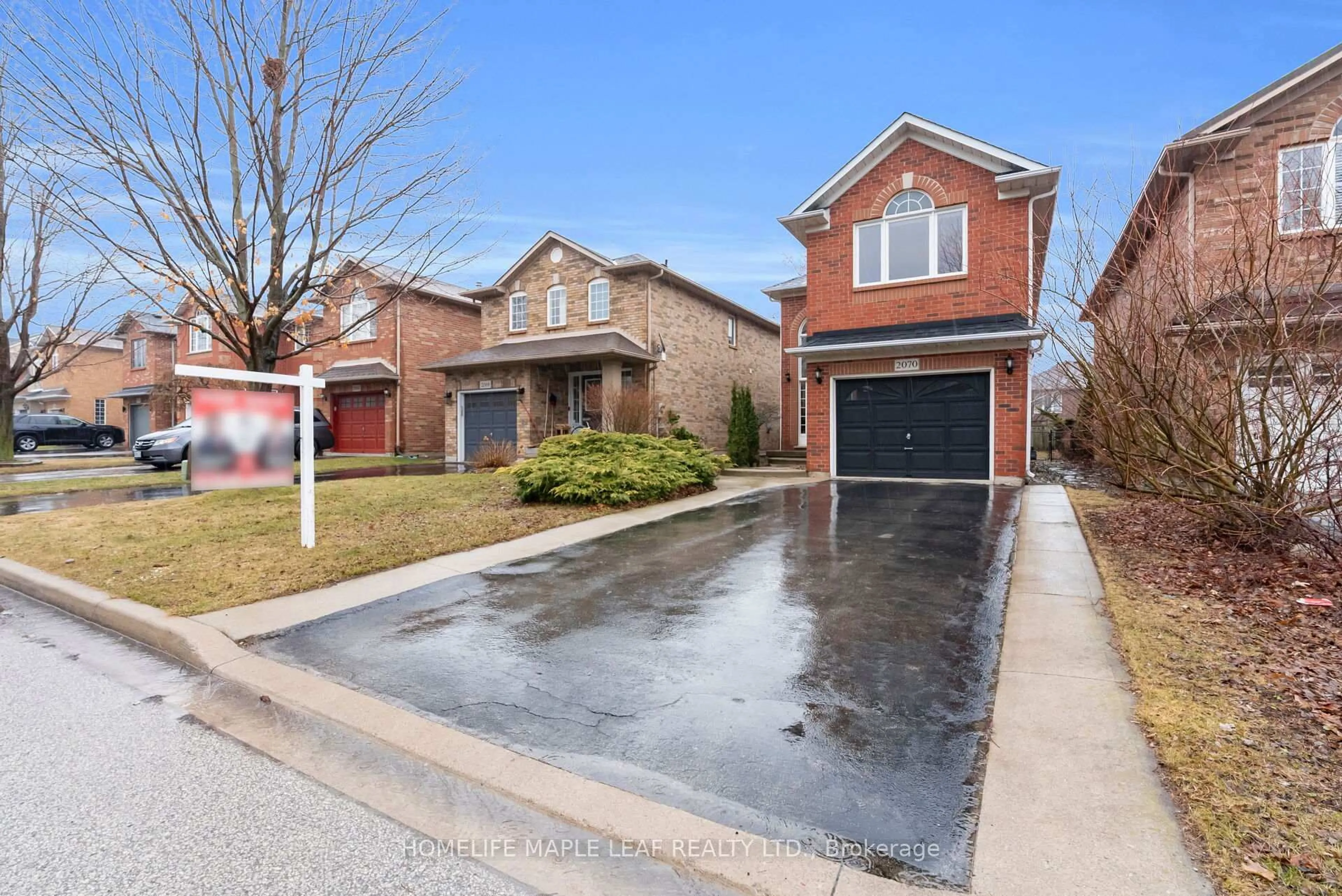Home with brick exterior material, street for 2070 Shady Glen Rd, Oakville Ontario L6M 3P1