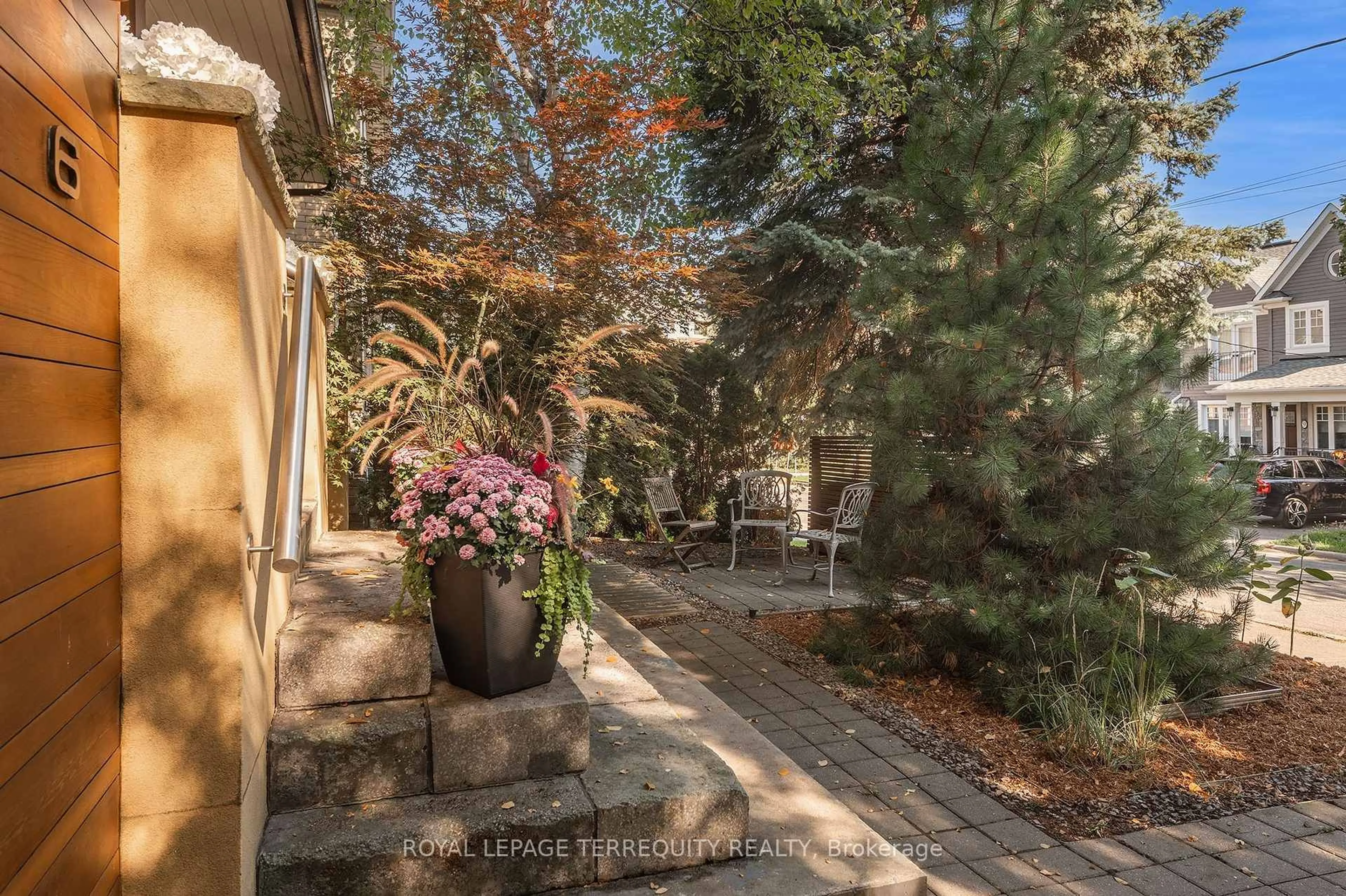 Patio, street for 6 Earlington Ave, Toronto Ontario M8X 2N5
