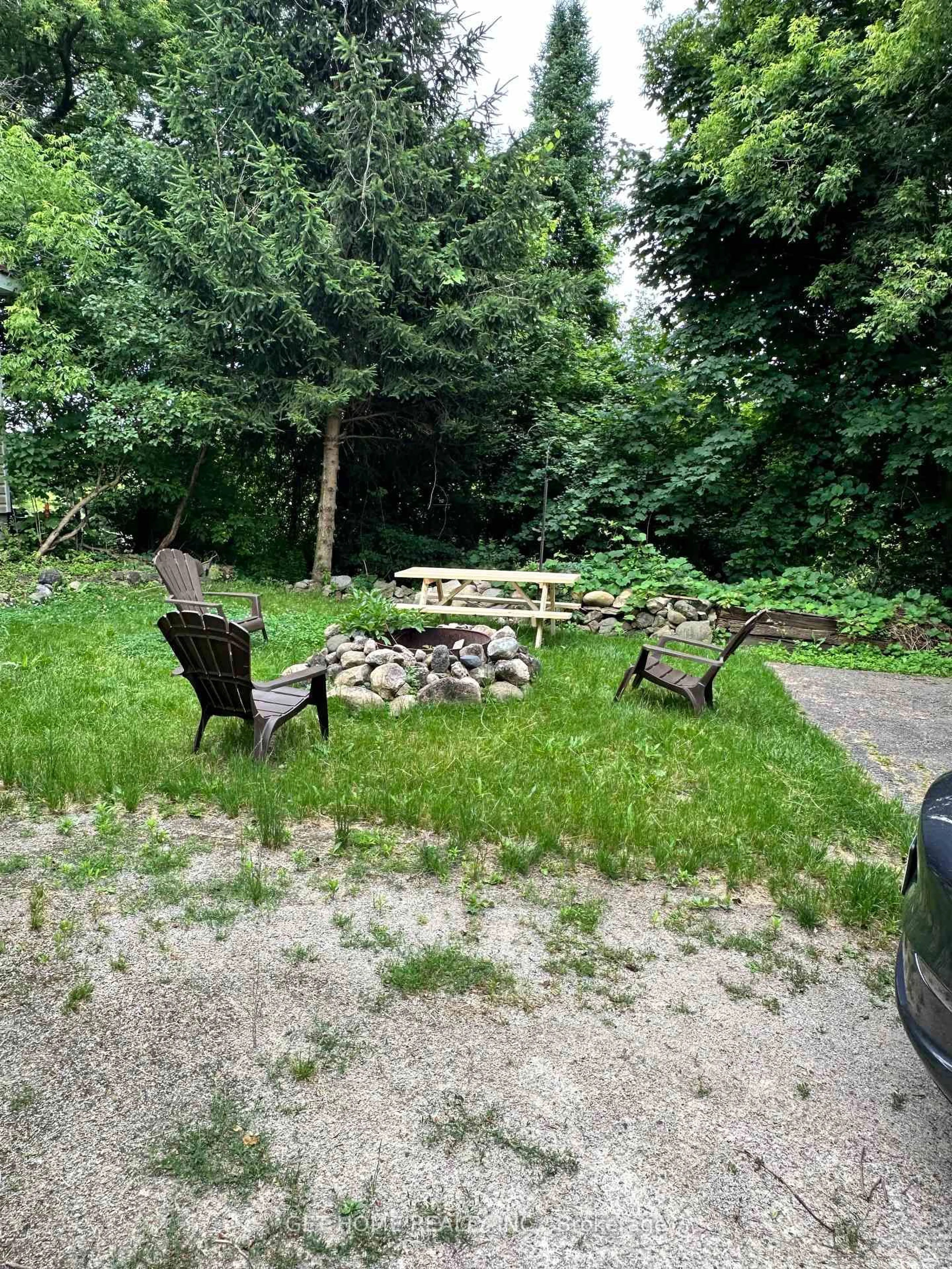 Patio, forest/trees view for 6 John St, Halton Hills Ontario L7G 2J7