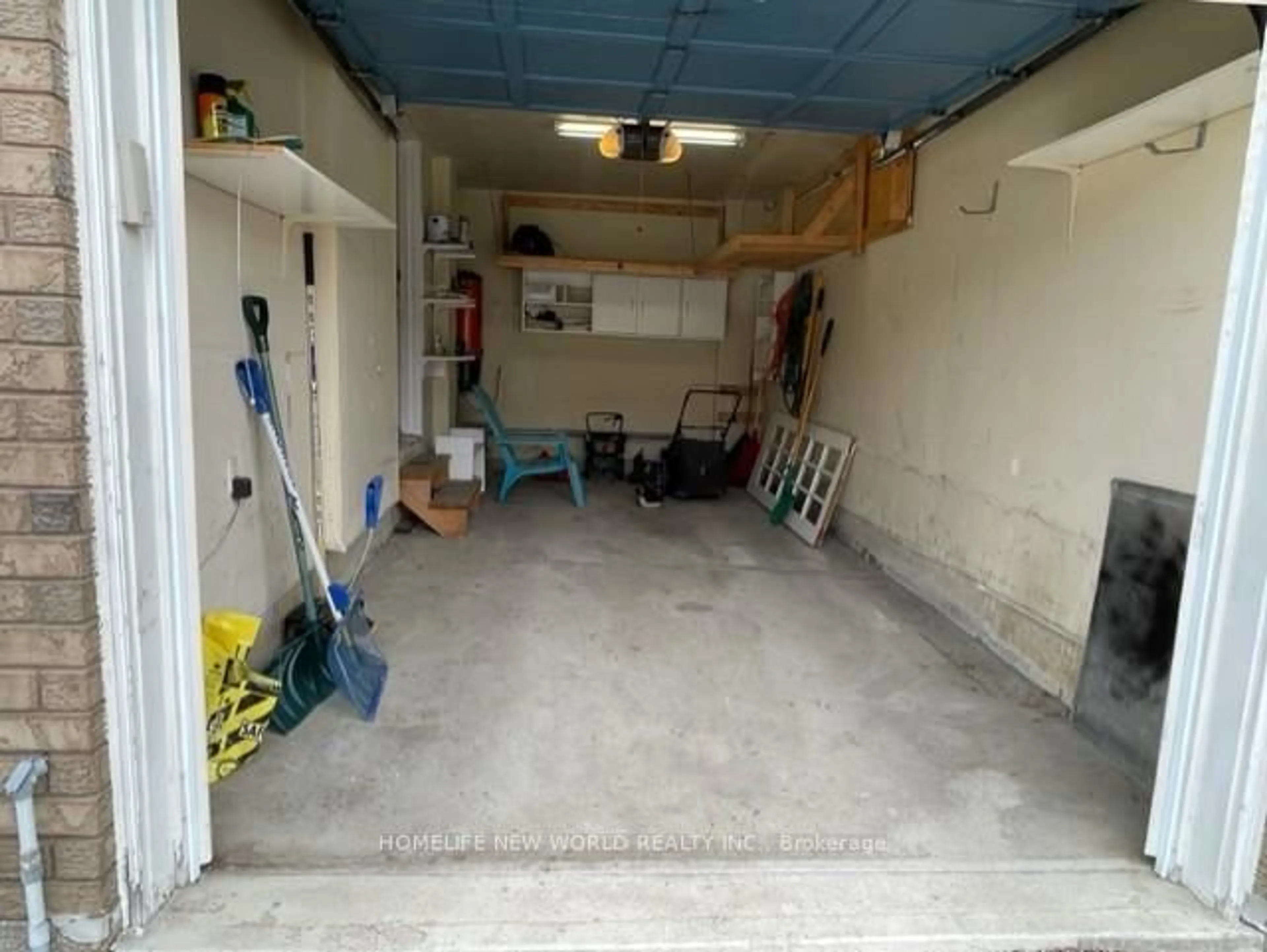 Indoor garage for 103 Cadillac Cres, Brampton Ontario L7A 3B5
