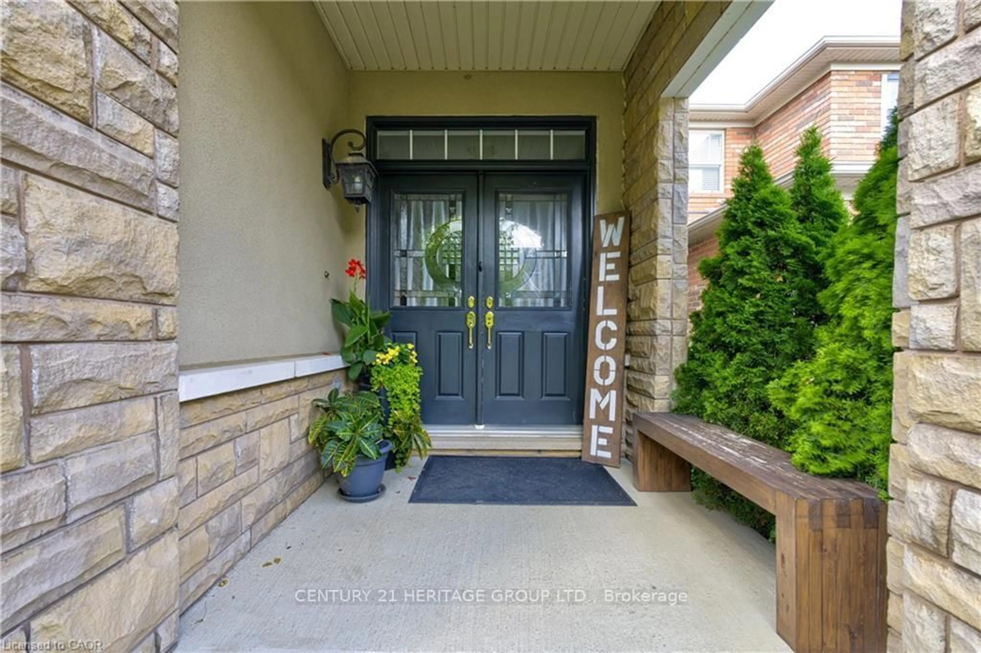 Indoor entryway for 1406 Marshall Cres, Milton Ontario L9T 6T9
