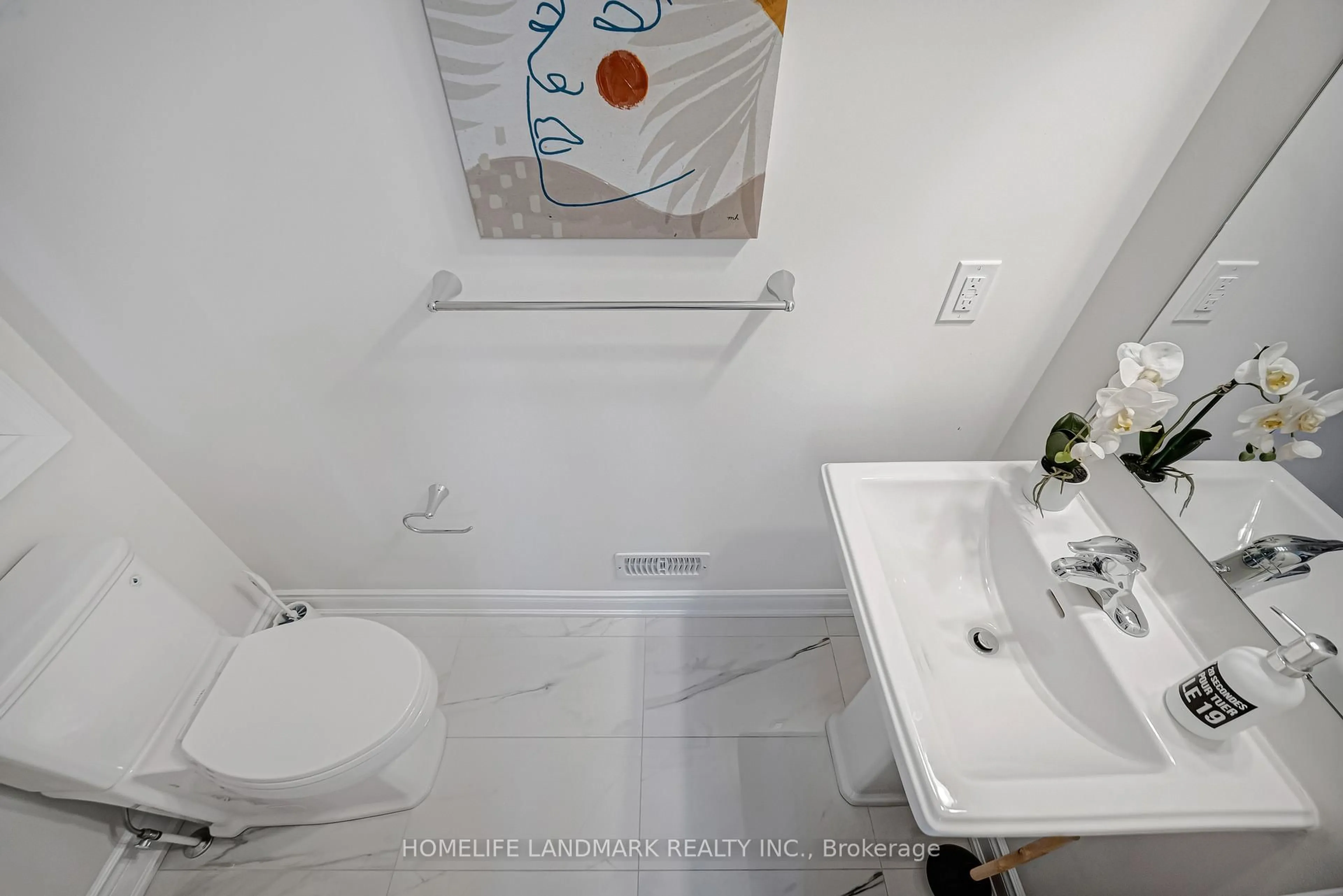 Standard bathroom, ceramic/tile floor for 3404 Mosley Gate, Oakville Ontario L6H 0Z1