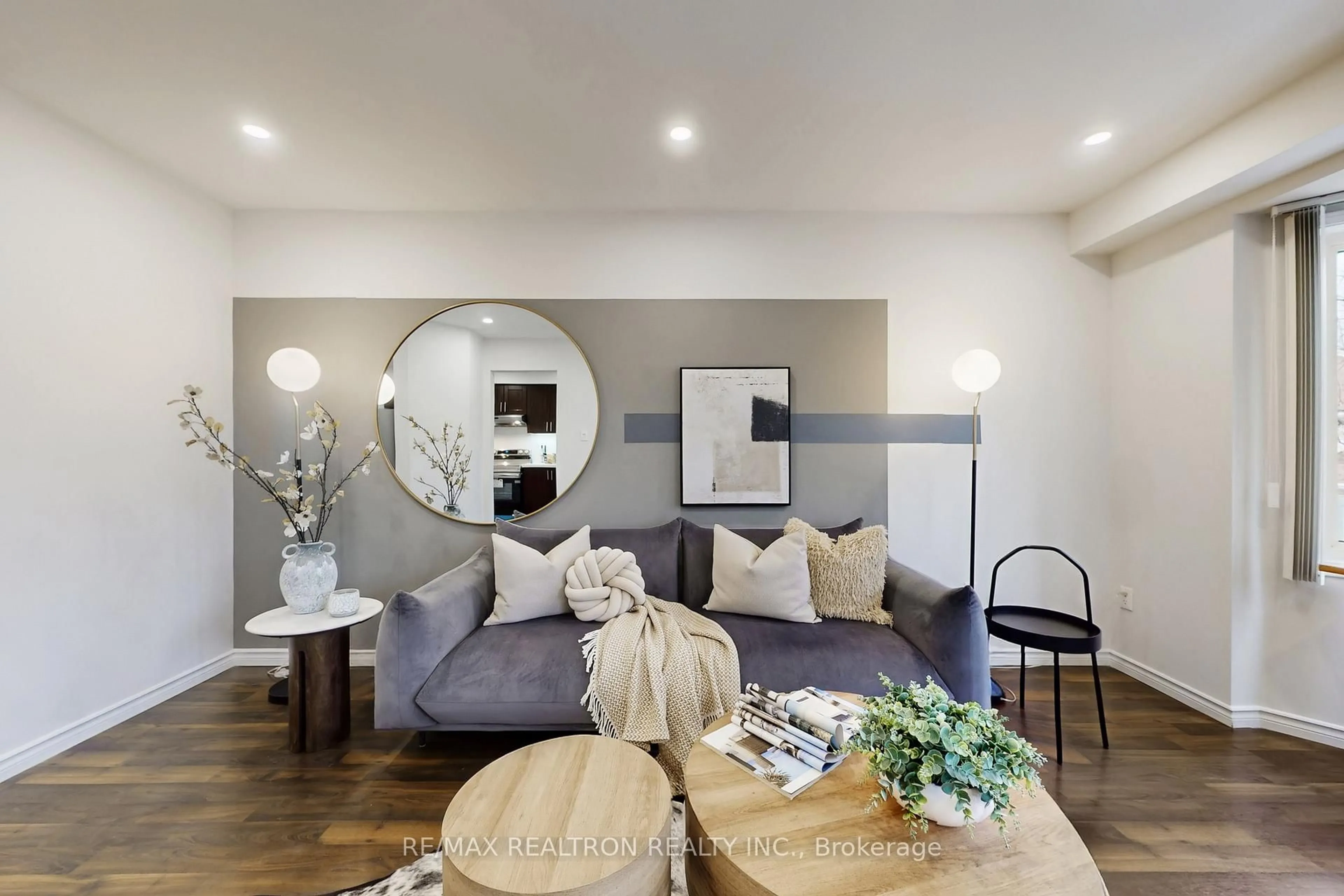 Living room with furniture, unknown for 4600 Kimbermount Ave #39, Mississauga Ontario L5M 5W7