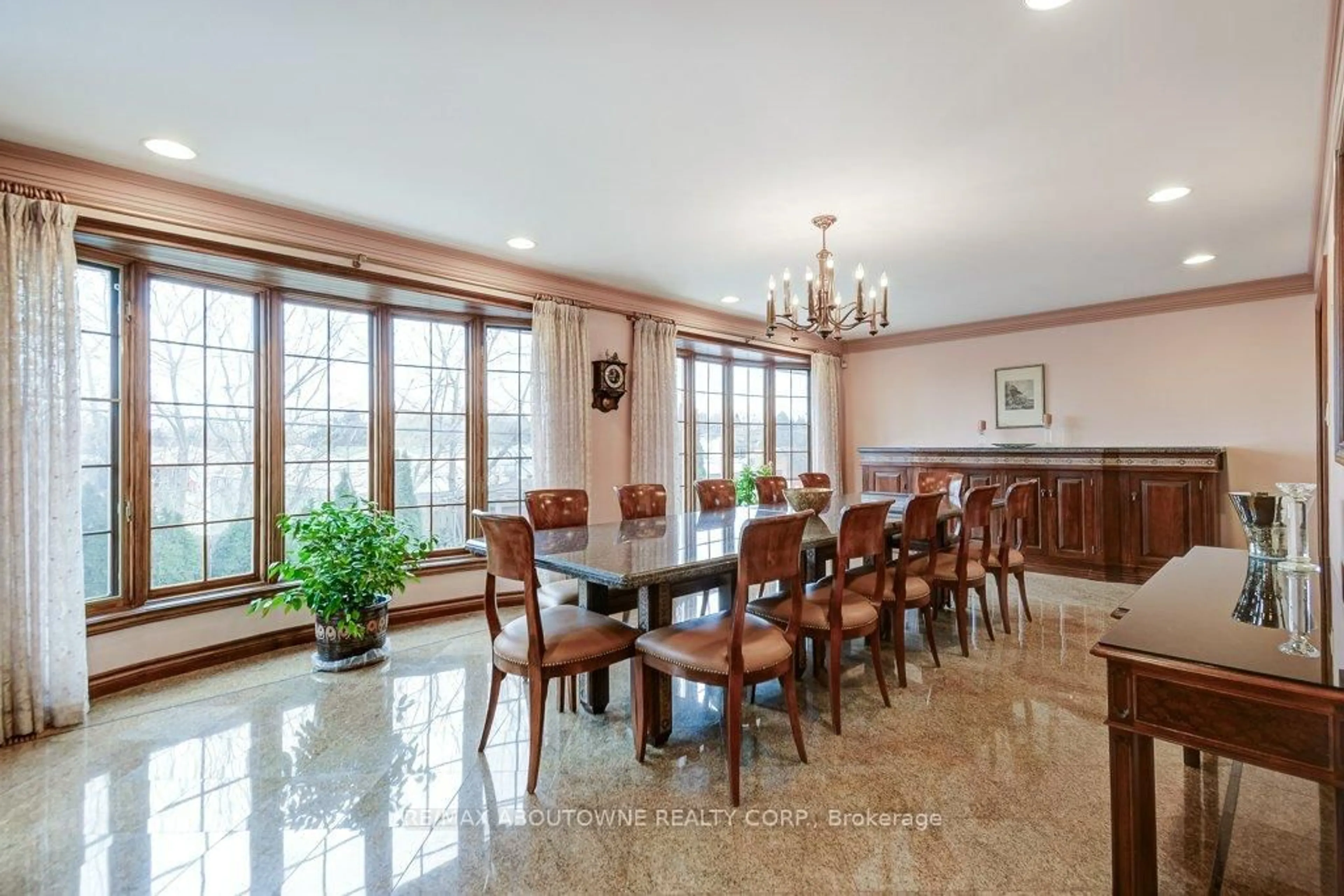 Dining room, ceramic/tile floor for 17 Duffield Rd, Toronto Ontario M9P 3C8