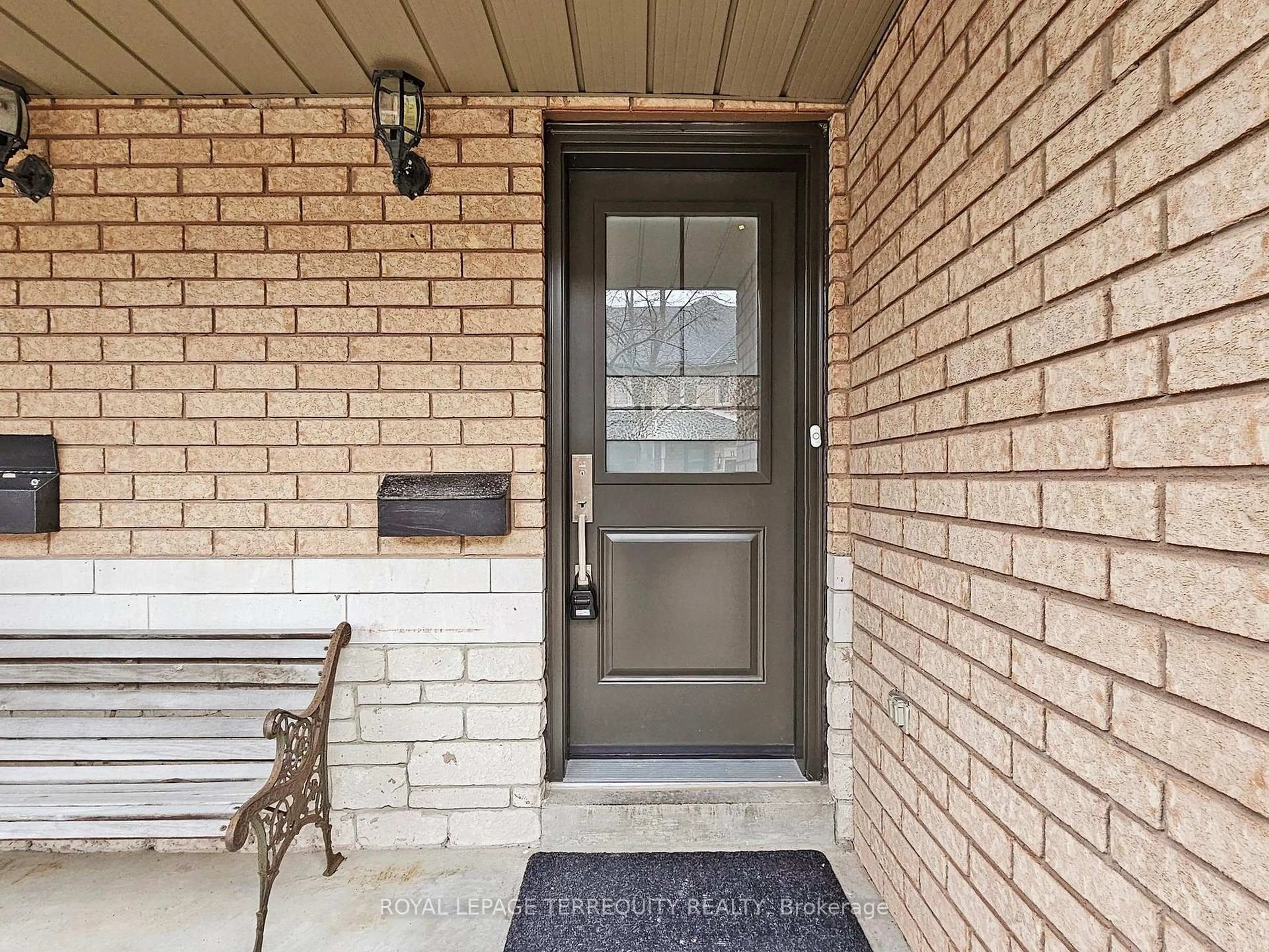 Home with brick exterior material, street for 455 Apache Crt #122, Mississauga Ontario L4Z 3W8