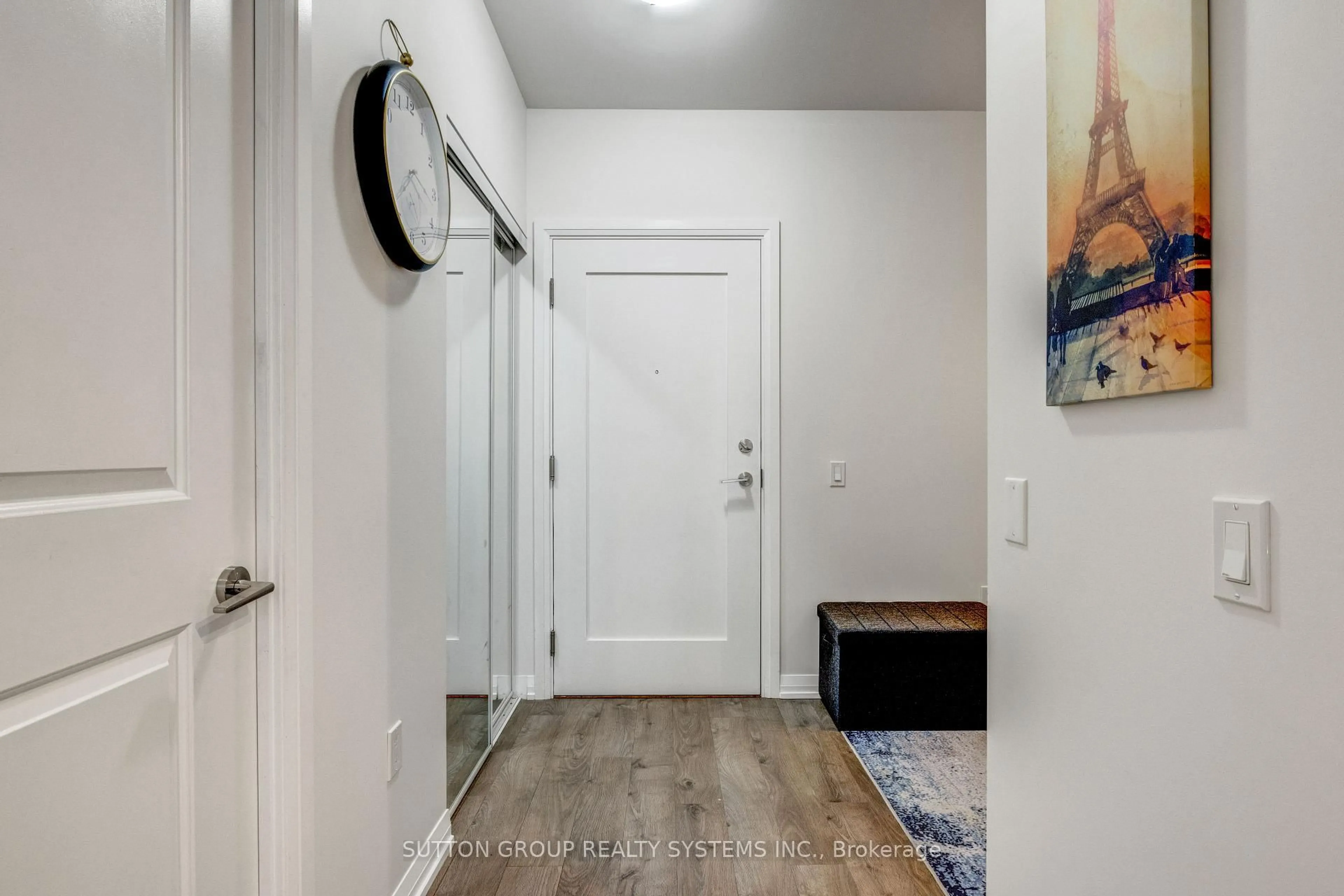 Indoor entryway for 35 Watergarden Dr #316, Mississauga Ontario L5R 0G8