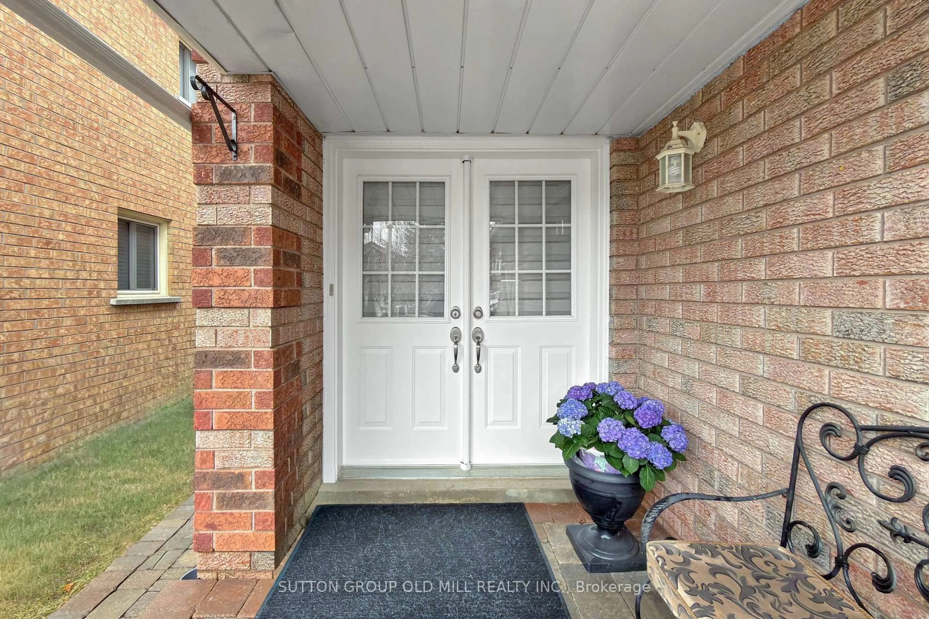 Indoor entryway for 84 Fountainbridge Dr, Caledon Ontario L7E 1V6