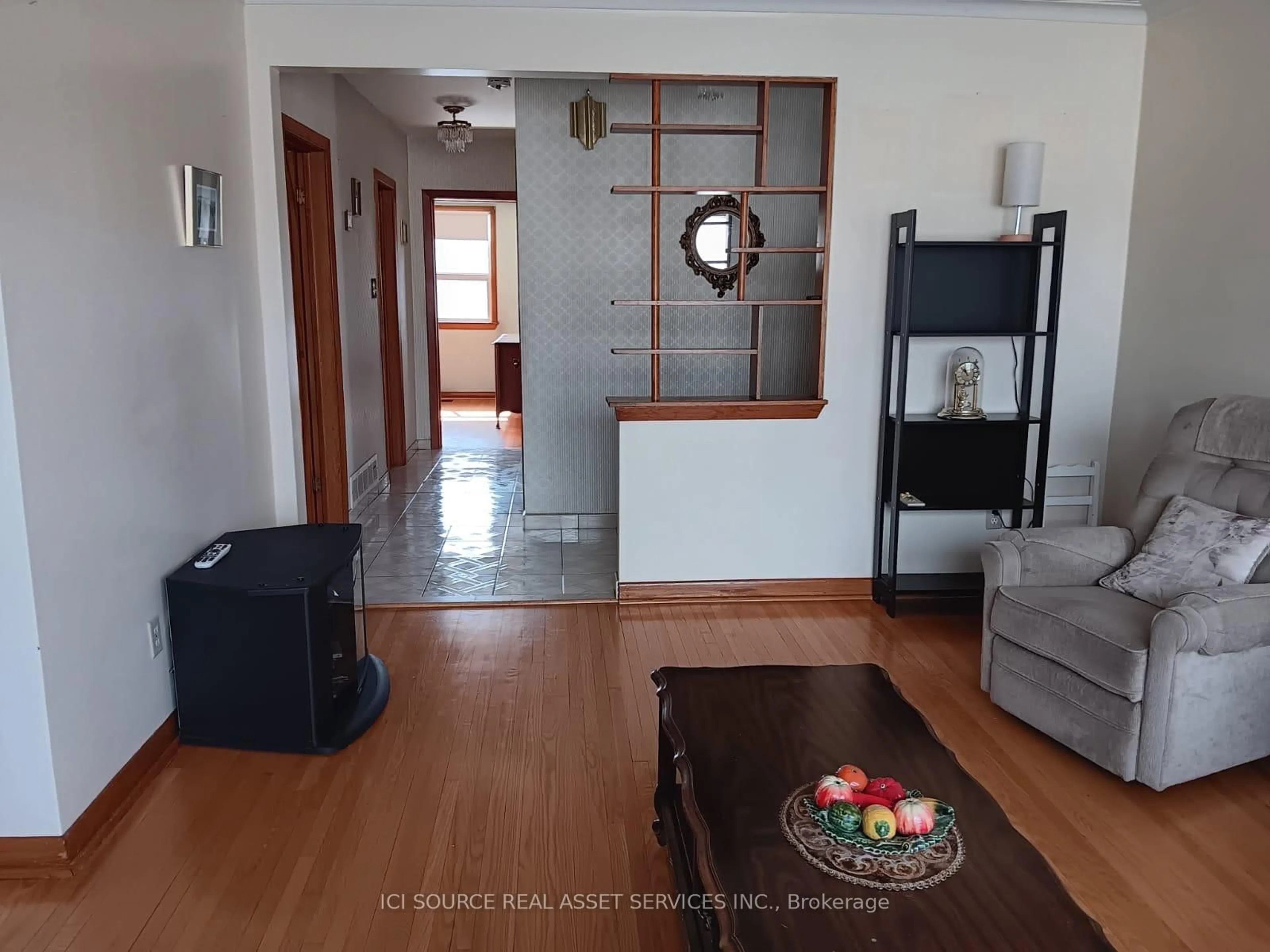 Unknown for 73 Burr Ave, Toronto Ontario M6L 1V3