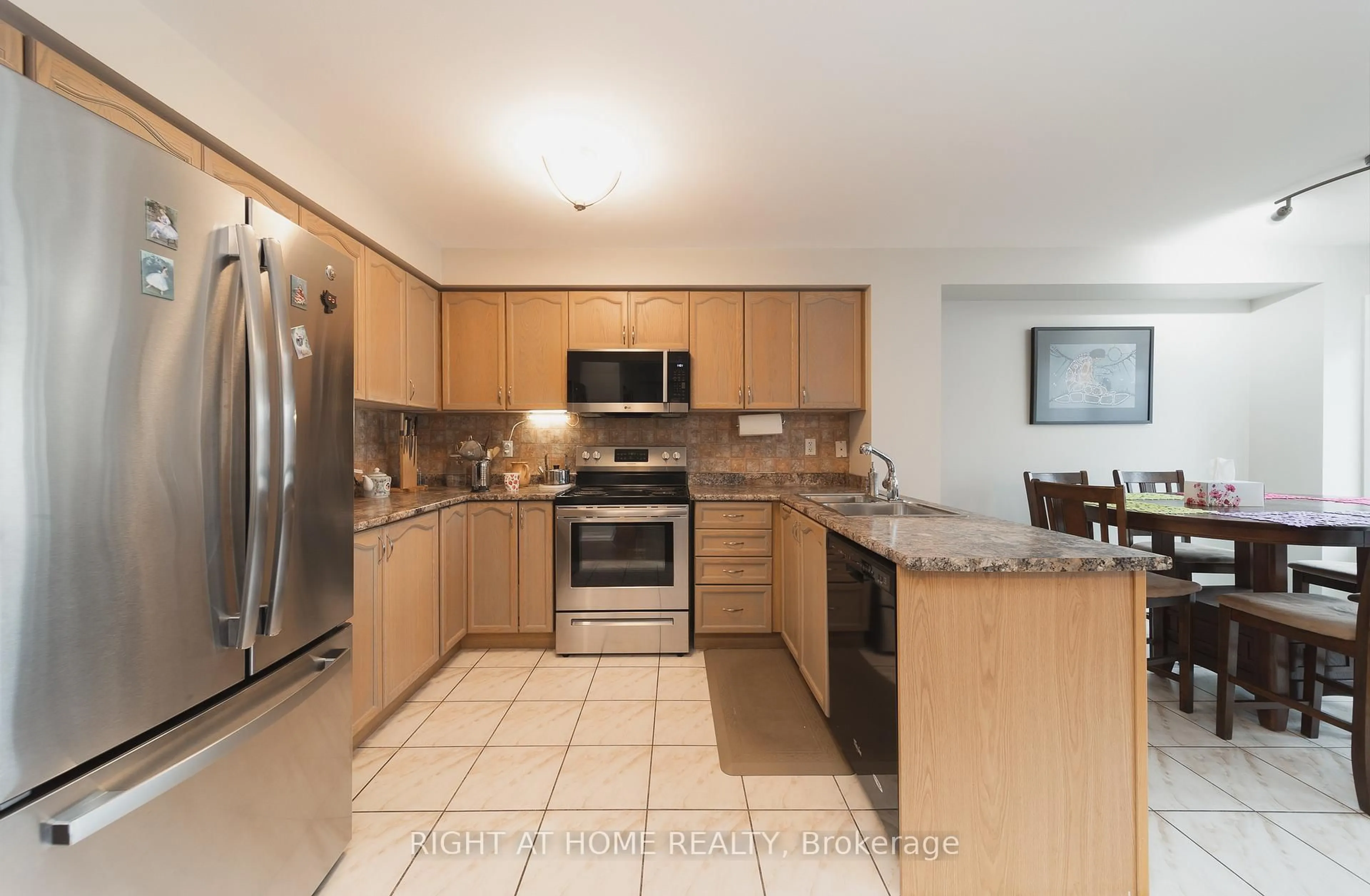 Unknown for 1251 Lamont Cres, Milton Ontario L9T 6W4