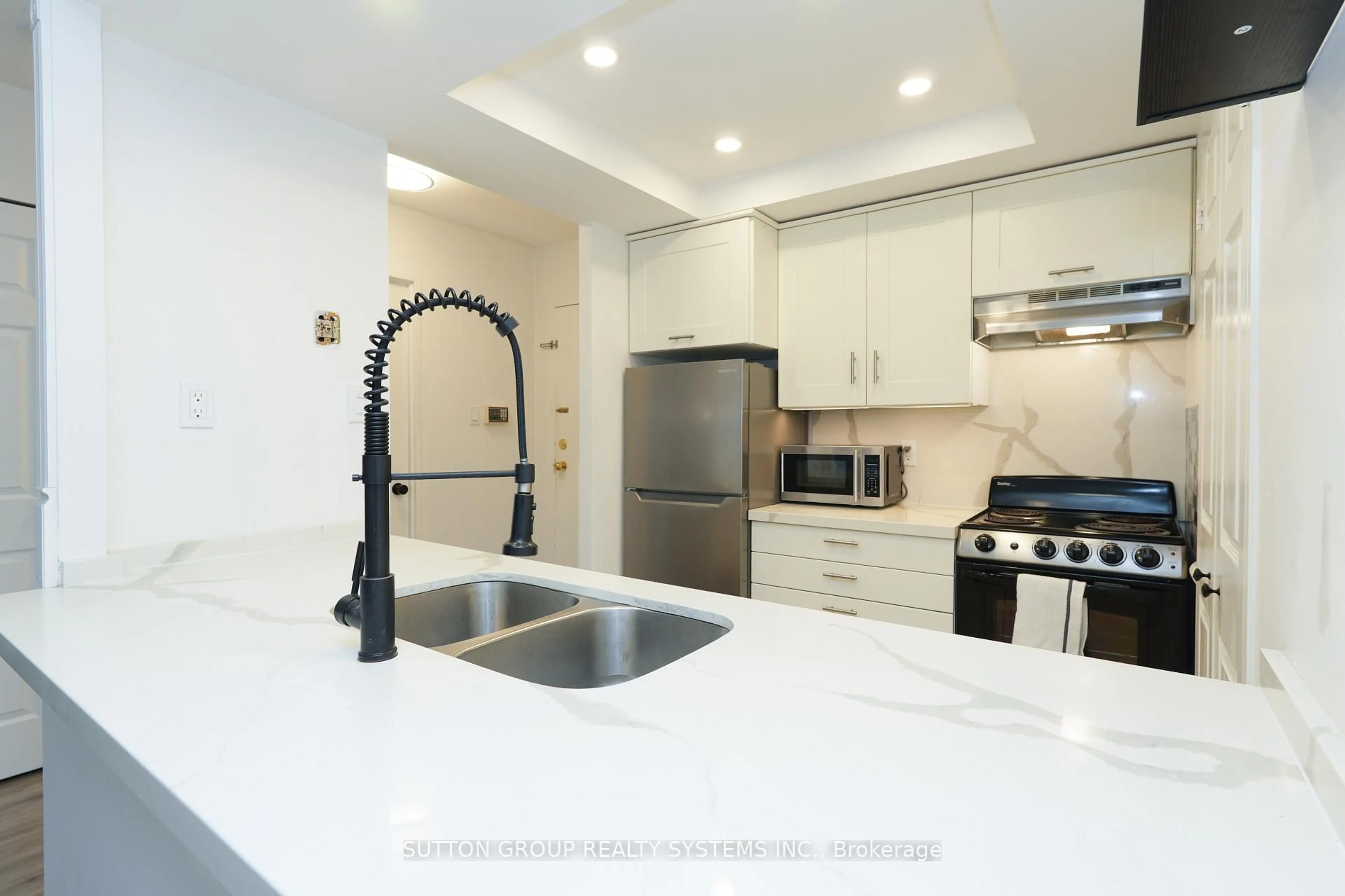 Unknown for 285 Enfield Pl #512, Mississauga Ontario L5B 3Y6