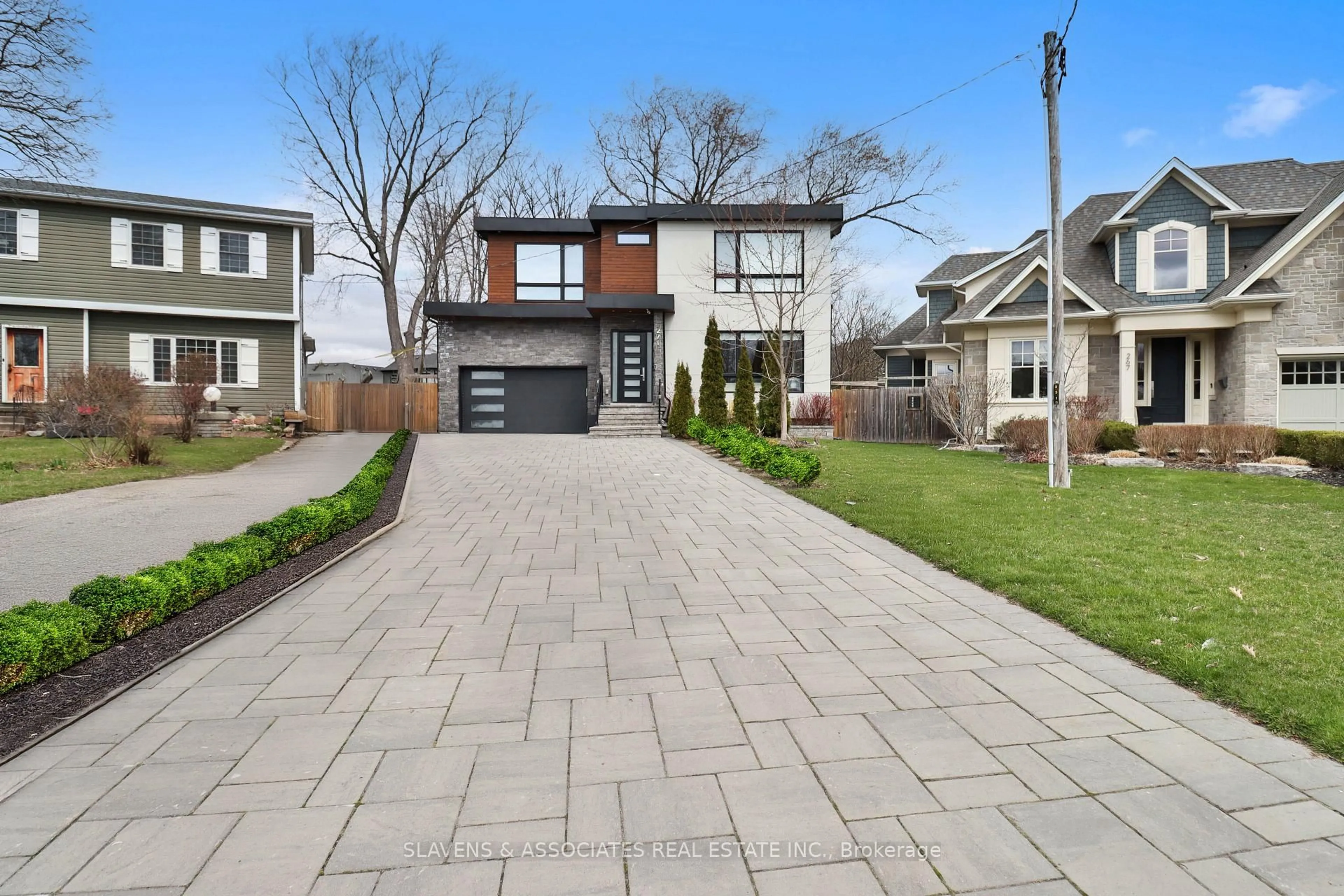 Home with brick exterior material, street for 271 Jennings Cres, Oakville Ontario L6L 1W3